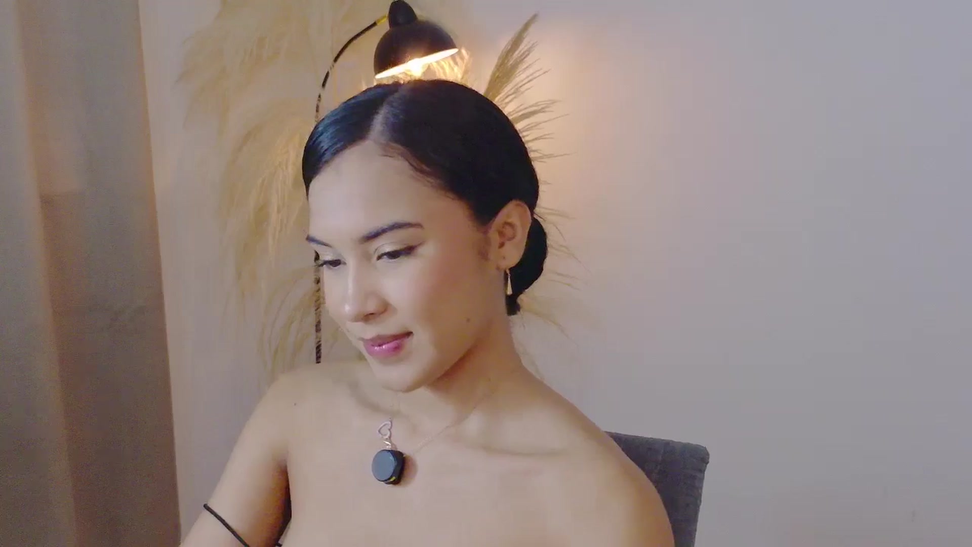 Gallery image thumbnail from Arielle_1's myfreecams stream on, 10/29/2025, 16:22 image 6 of 20