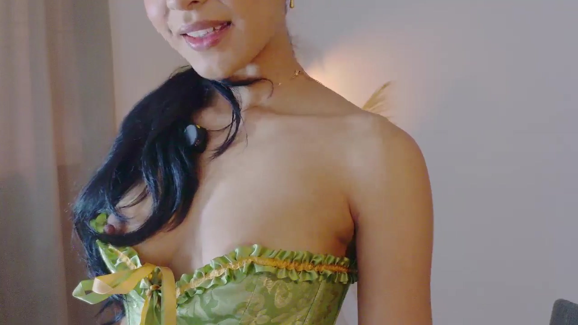 Gallery image thumbnail from Arielle_1's myfreecams stream on, 11/04/2025, 16:43 image 7 of 20