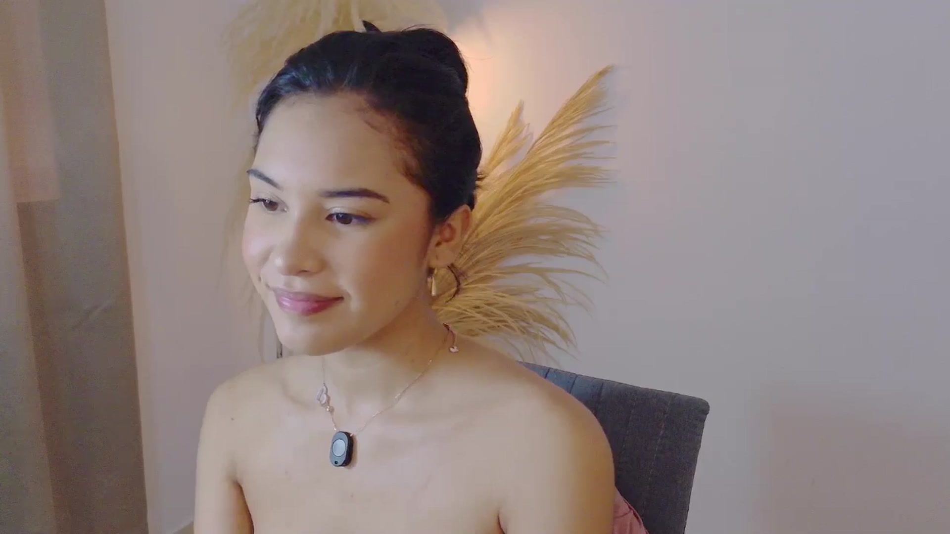 Gallery image thumbnail from Arielle_1's myfreecams stream on, 11/08/2025, 16:09 image 16 of 20