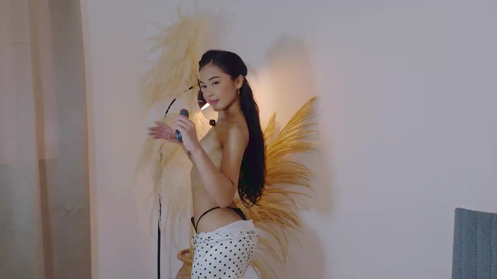 Gallery image thumbnail from Arielle_1's myfreecams stream on, 11/08/2025, 16:09 image 12 of 20