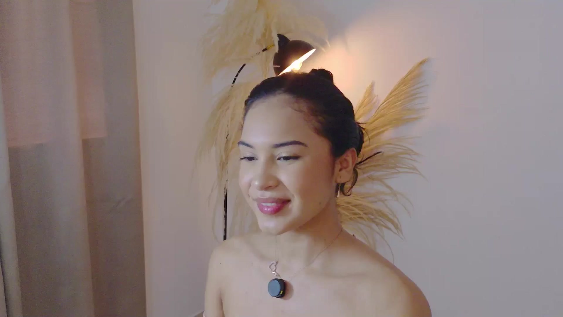 Gallery image thumbnail from Arielle_1's myfreecams stream on, 11/08/2025, 17:17 image 19 of 20