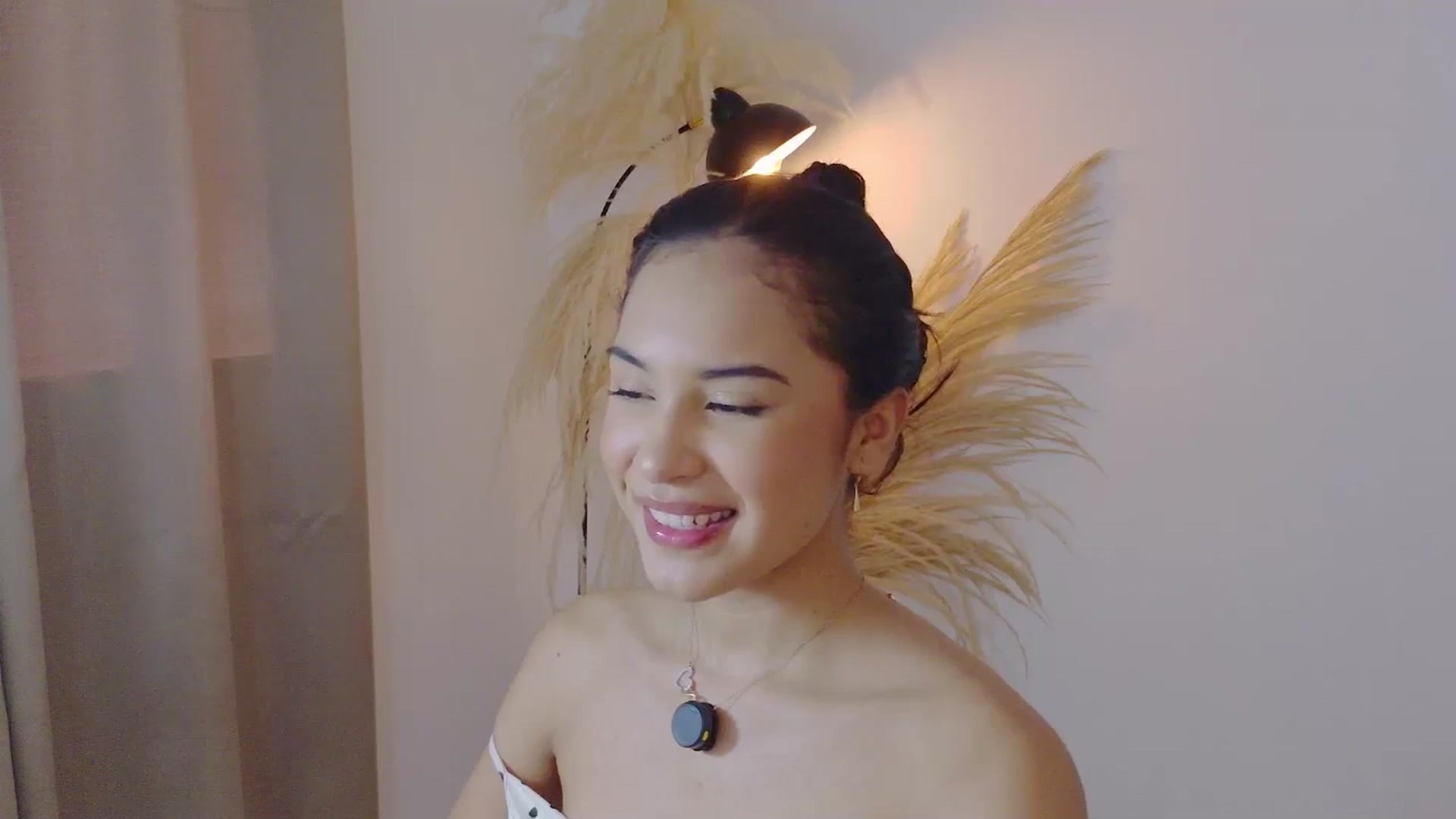 Gallery image thumbnail from Arielle_1's myfreecams stream on, 11/08/2025, 17:17 image 17 of 20