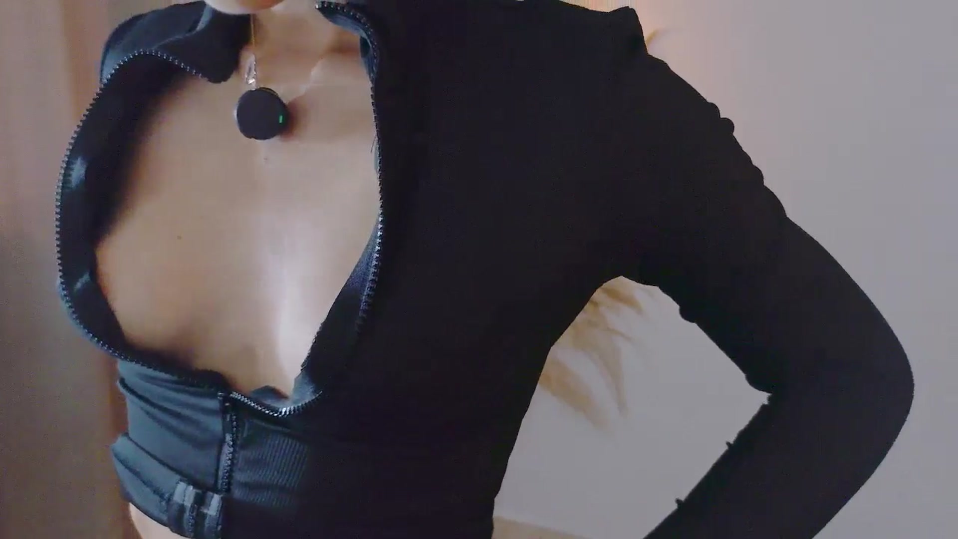 Gallery image thumbnail from Arielle_1's myfreecams stream on, 11/12/2025, 17:08 image 10 of 20