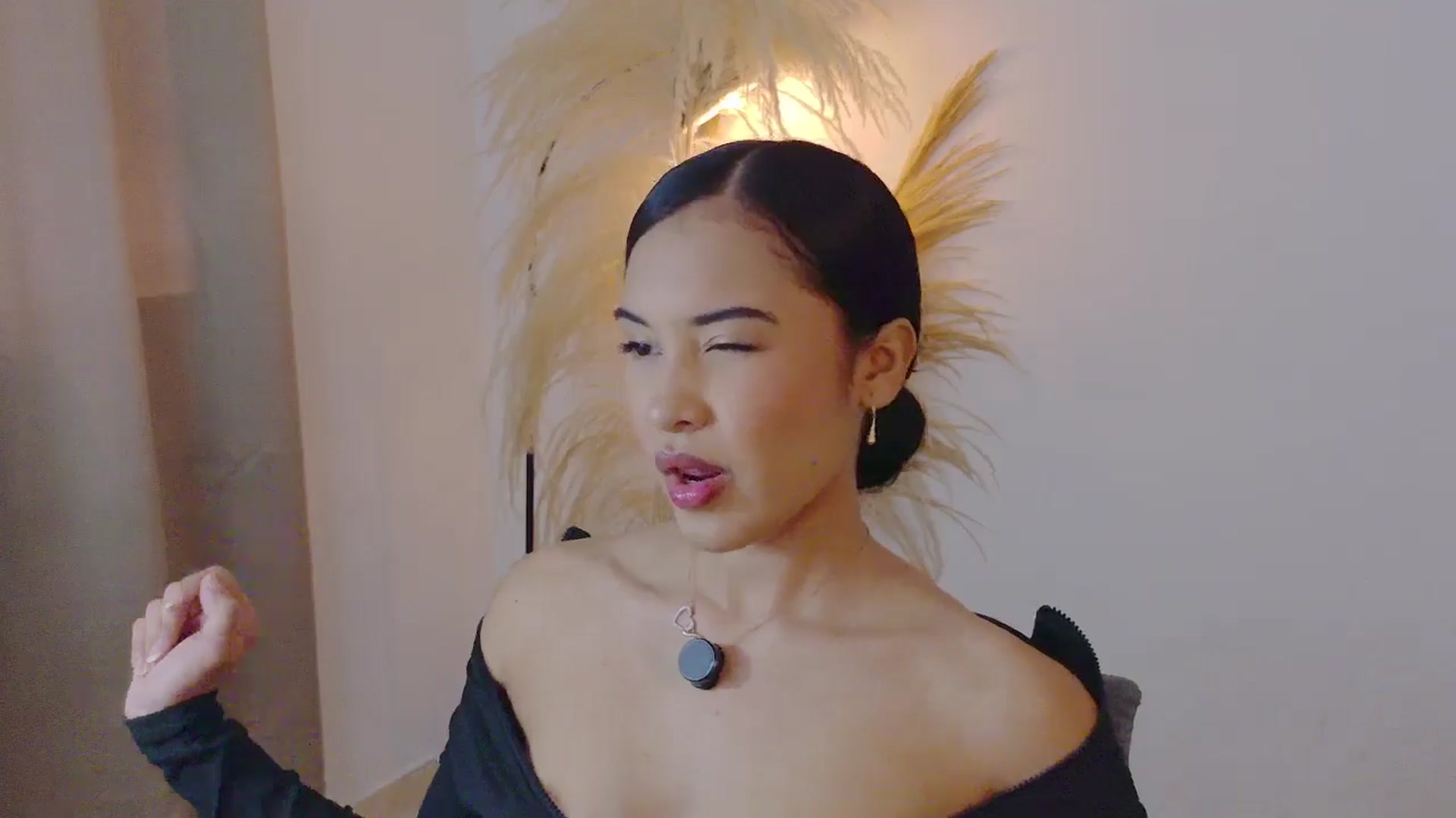 Gallery image thumbnail from Arielle_1's myfreecams stream on, 11/12/2025, 17:08 image 6 of 20
