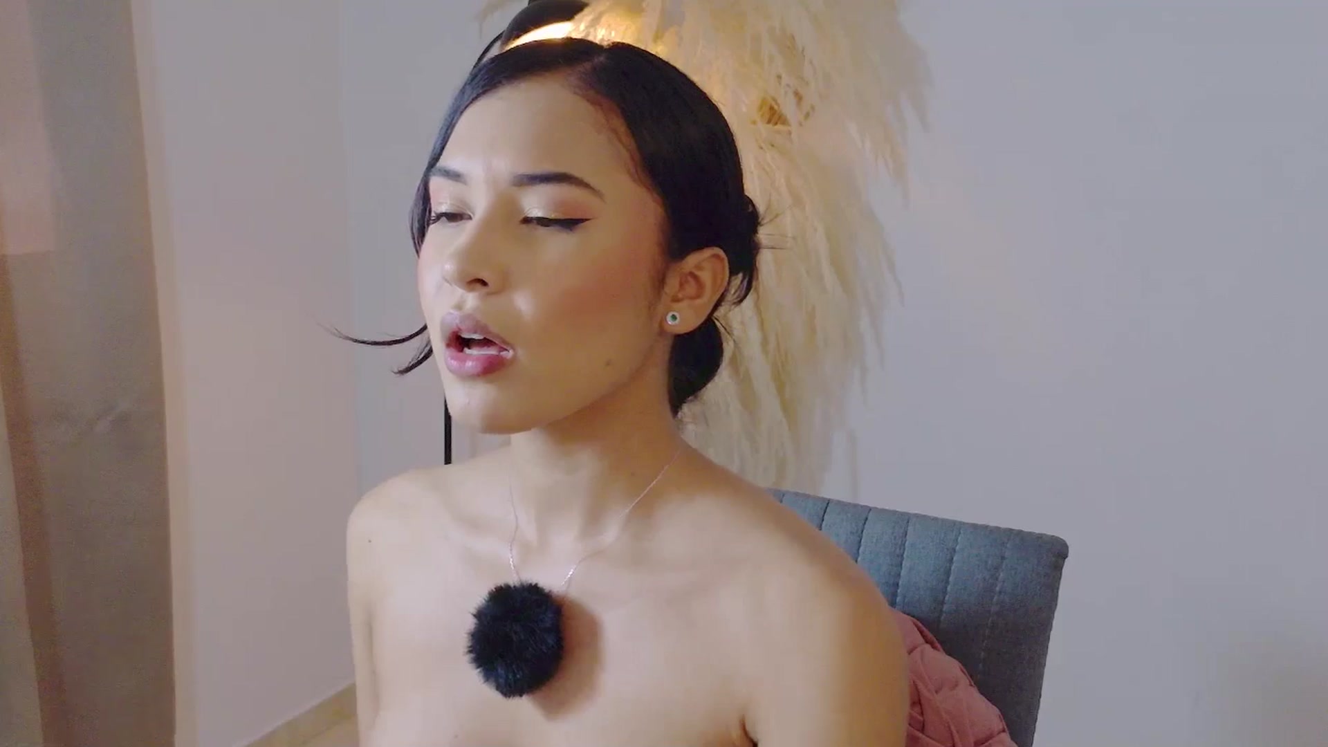 Gallery image thumbnail from Arielle_1's myfreecams stream on, 12/06/2025, 15:15 image 18 of 20
