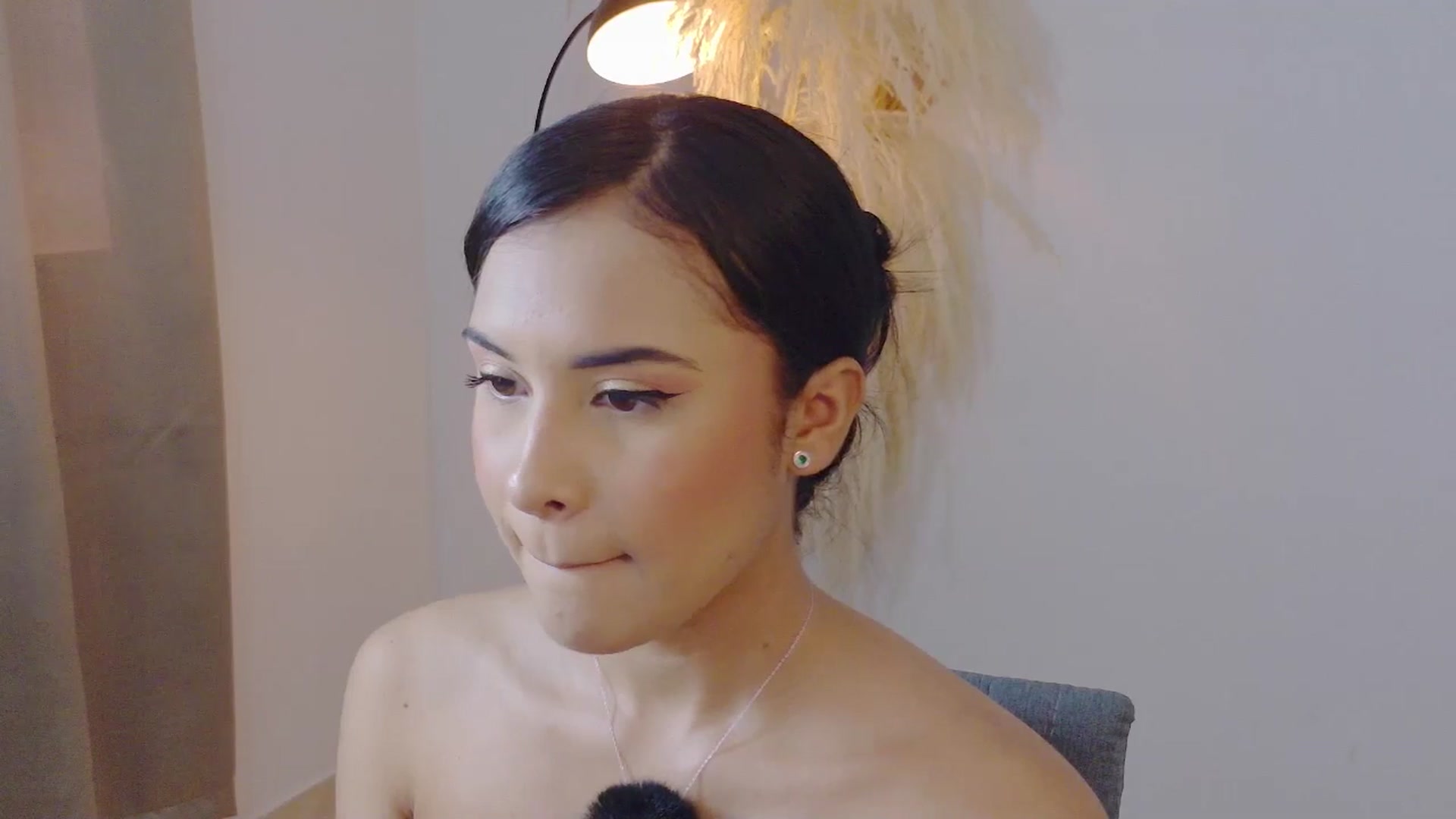 Gallery image thumbnail from Arielle_1's myfreecams stream on, 12/06/2025, 16:08 image 2 of 20