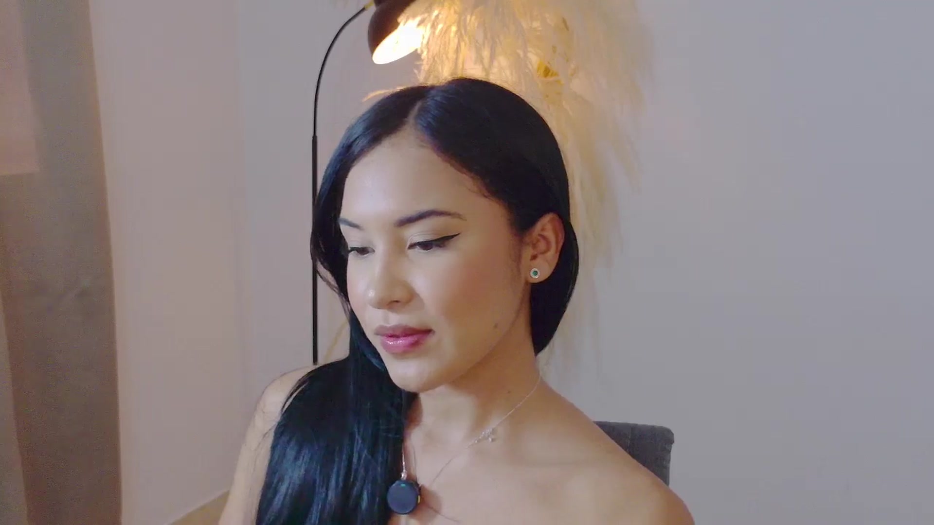 Gallery image thumbnail from Arielle_1's myfreecams stream on, 12/08/2025, 16:16 image 15 of 20