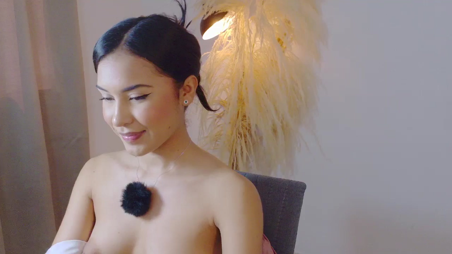 Gallery image thumbnail from Arielle_1's myfreecams stream on, 12/18/2025, 15:23 image 7 of 20