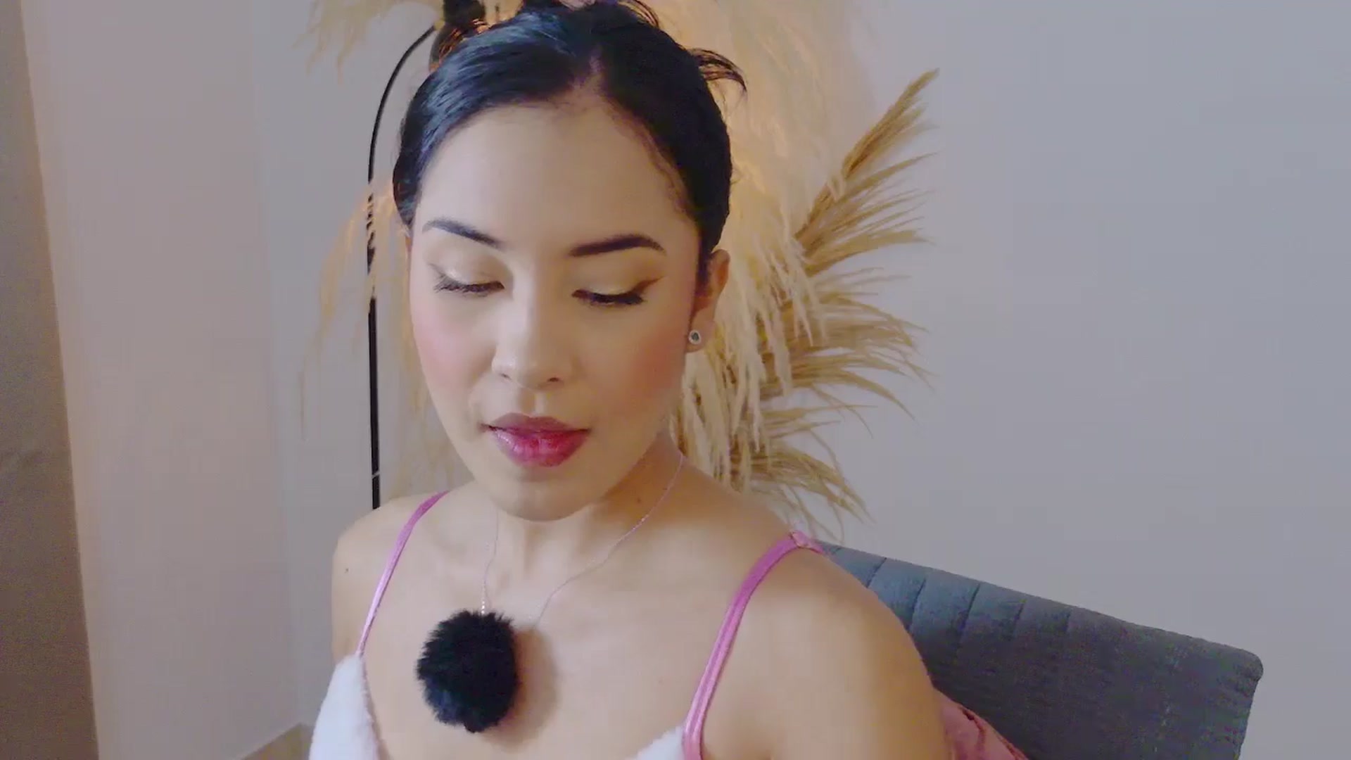 Gallery image thumbnail from Arielle_1's myfreecams stream on, 12/24/2025, 14:22 image 13 of 20