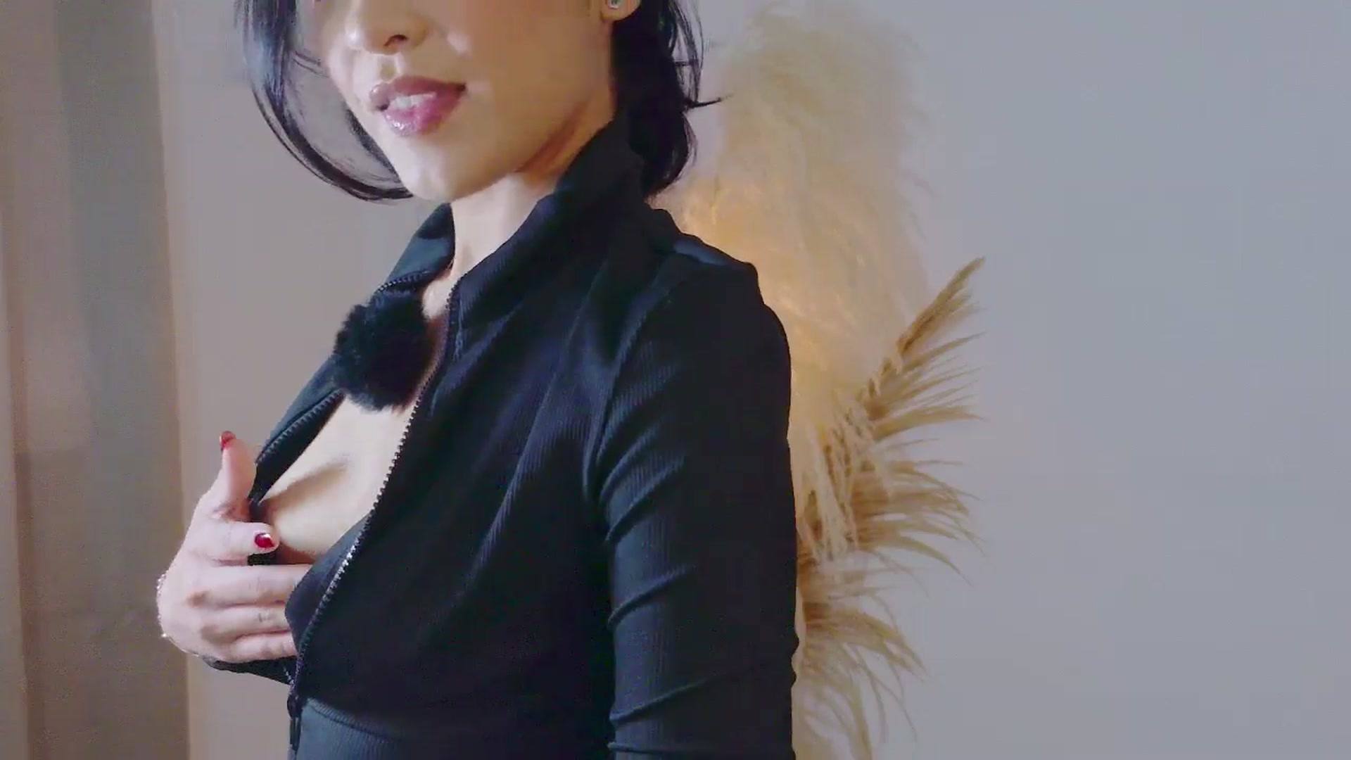 Gallery image thumbnail from Arielle_1's myfreecams stream on, 12/26/2025, 16:13 image 8 of 20