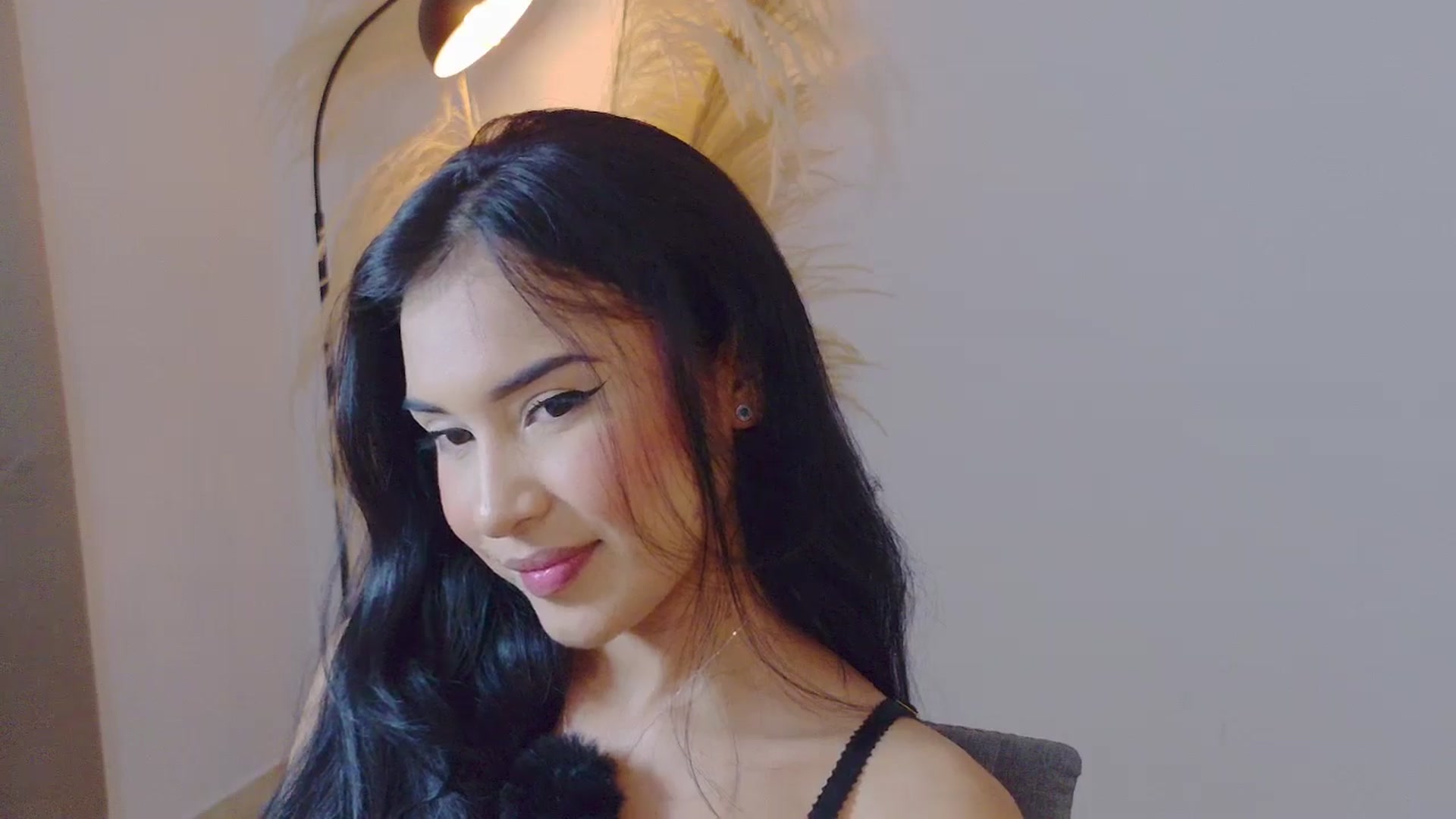 Gallery image thumbnail from Arielle_1's myfreecams stream on, 01/06/2026, 16:14 image 4 of 20