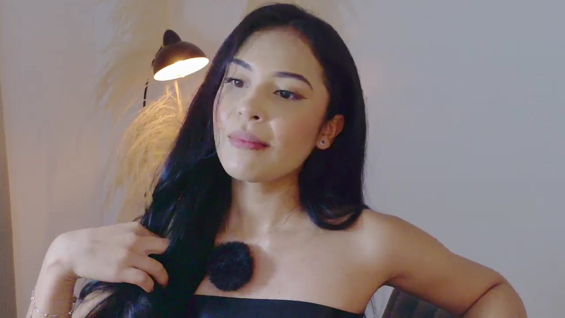 Gallery image thumbnail from Arielle_1's myfreecams stream on, 01/18/2026, 17:16 image 18 of 20