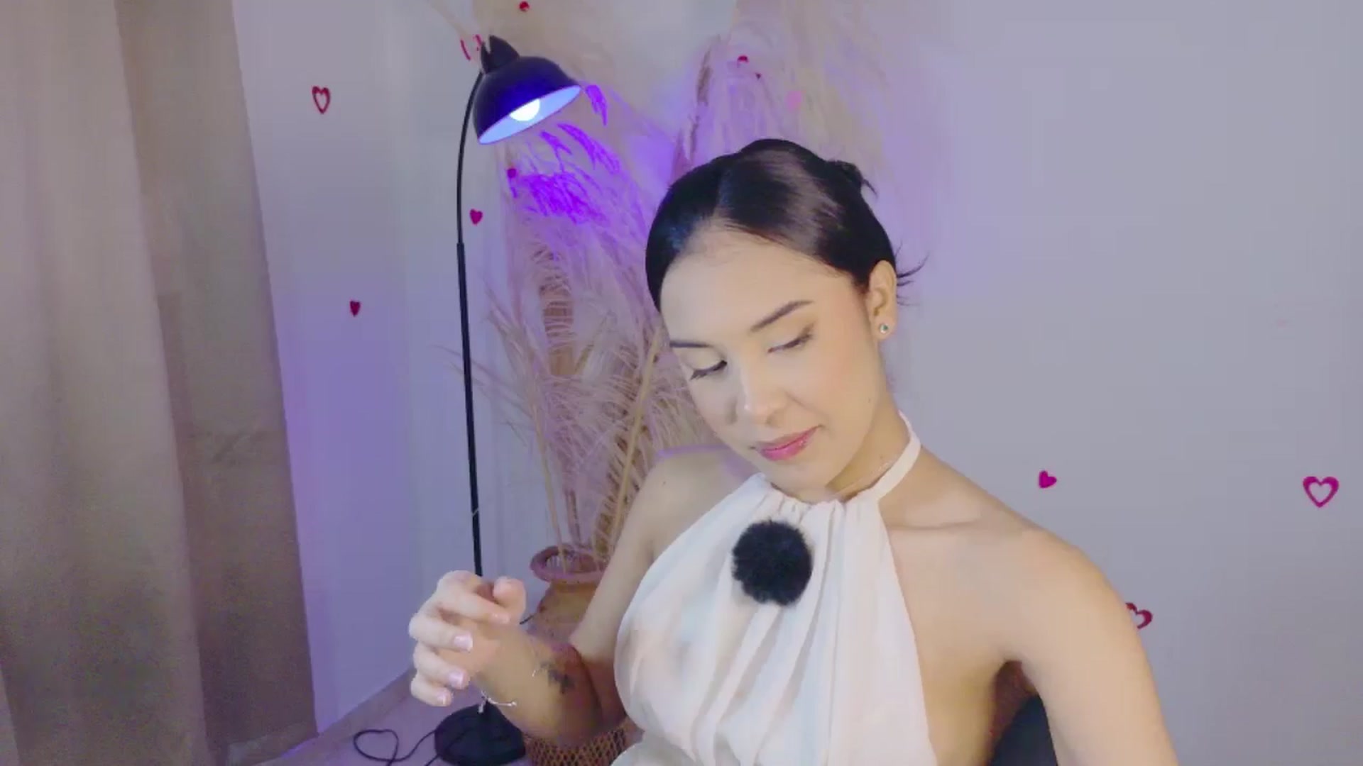 Gallery image thumbnail from Arielle_1's myfreecams stream on, 02/18/2026, 14:18 image 8 of 20