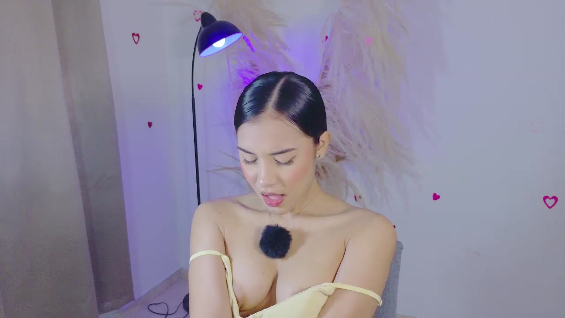 Gallery image thumbnail from Arielle_1's myfreecams stream on, 03/22/2026, 15:27 image 5 of 20