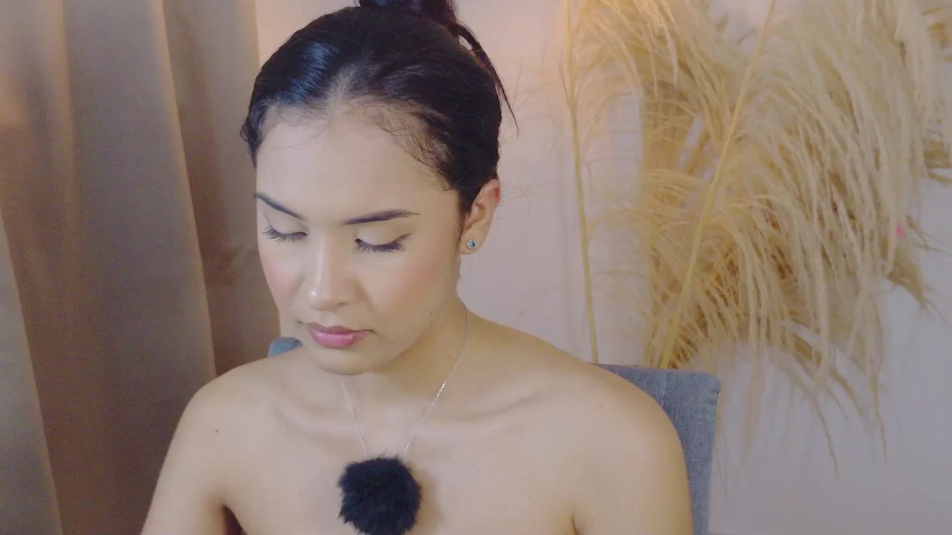 Gallery image thumbnail from Arielle_1's myfreecams stream on, 05/10/2026, 16:04 image 15 of 20