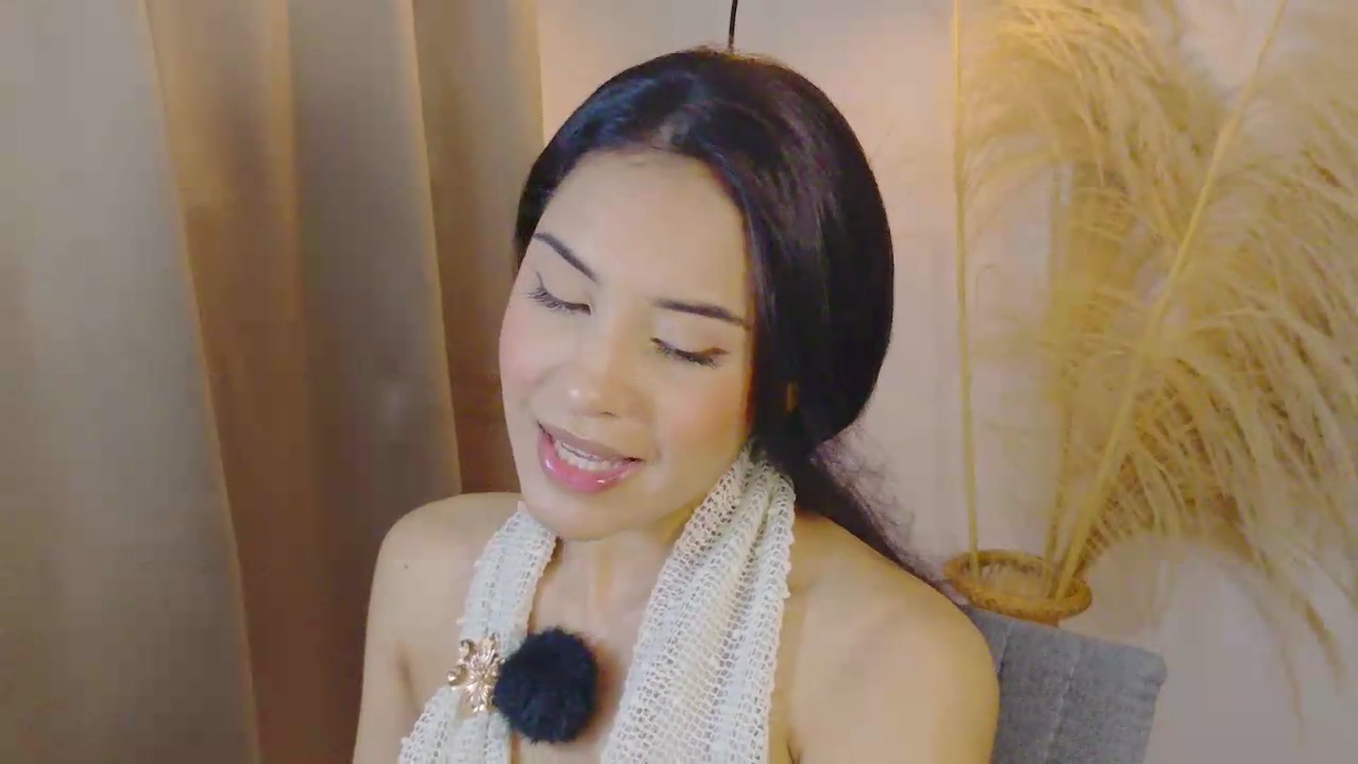 Gallery image thumbnail from Arielle_1's myfreecams stream on, 05/19/2026, 14:09 image 8 of 20