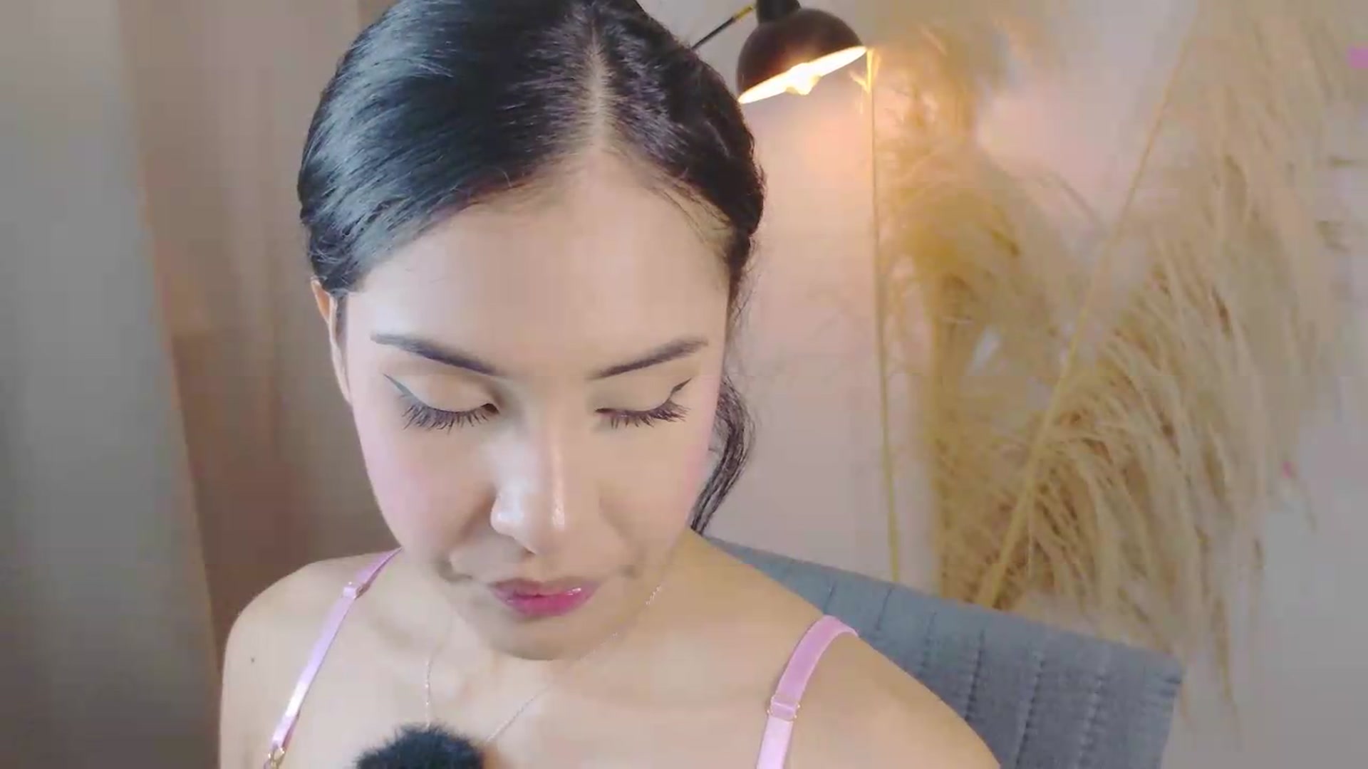 Gallery image thumbnail from Arielle_1's myfreecams stream on, 05/31/2026, 14:11 image 18 of 20