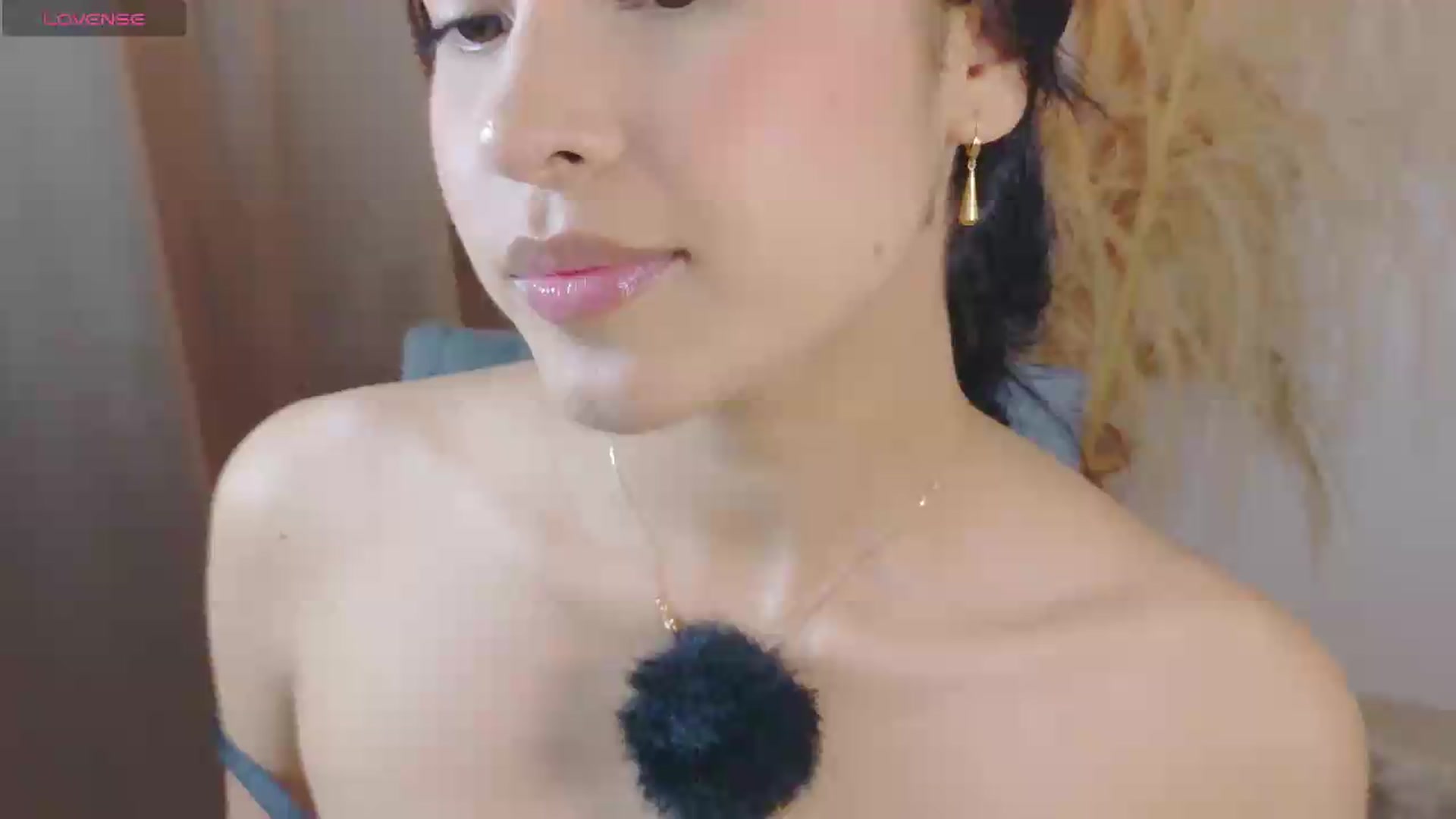 Gallery image thumbnail from Arielle_1's myfreecams stream on, 06/04/2026, 13:46 image 13 of 20