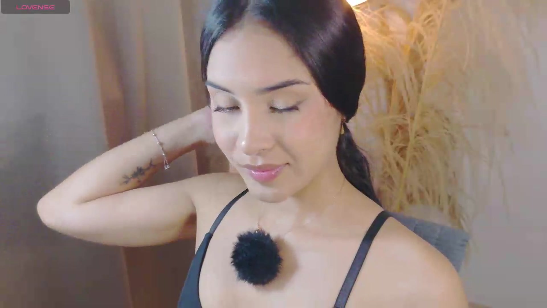 Gallery image thumbnail from Arielle_1's myfreecams stream on, 06/04/2026, 13:46 image 12 of 20