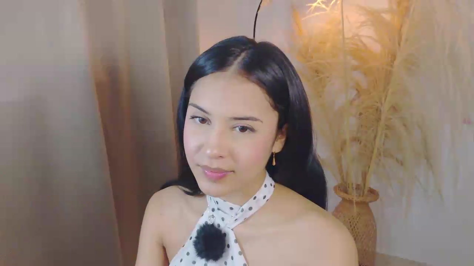 Gallery image thumbnail from Arielle_1's myfreecams stream on, 06/09/2026, 12:53 image 18 of 20