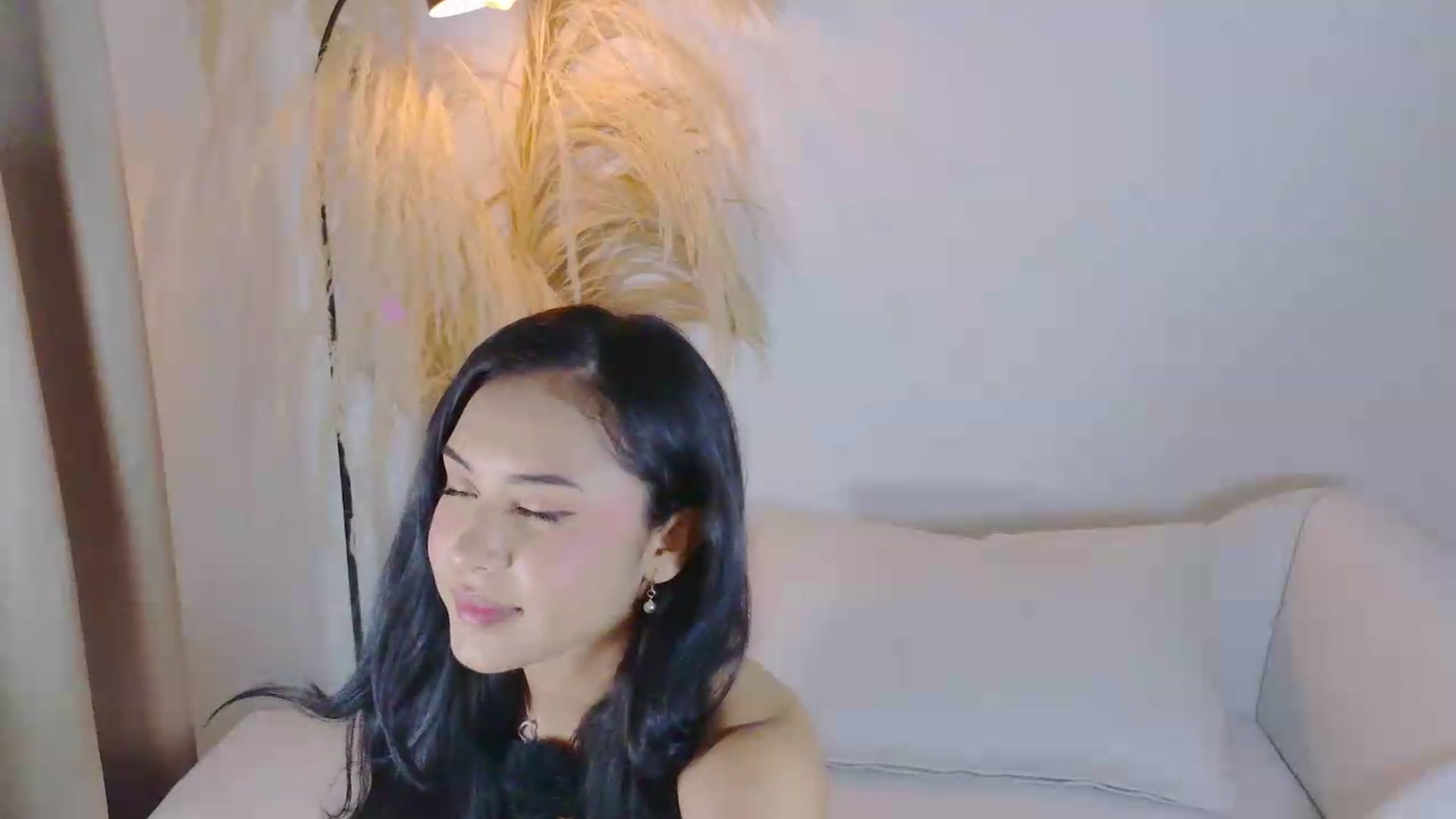 Gallery image thumbnail from Arielle_1's myfreecams stream on, 06/24/2026, 16:05 image 9 of 20