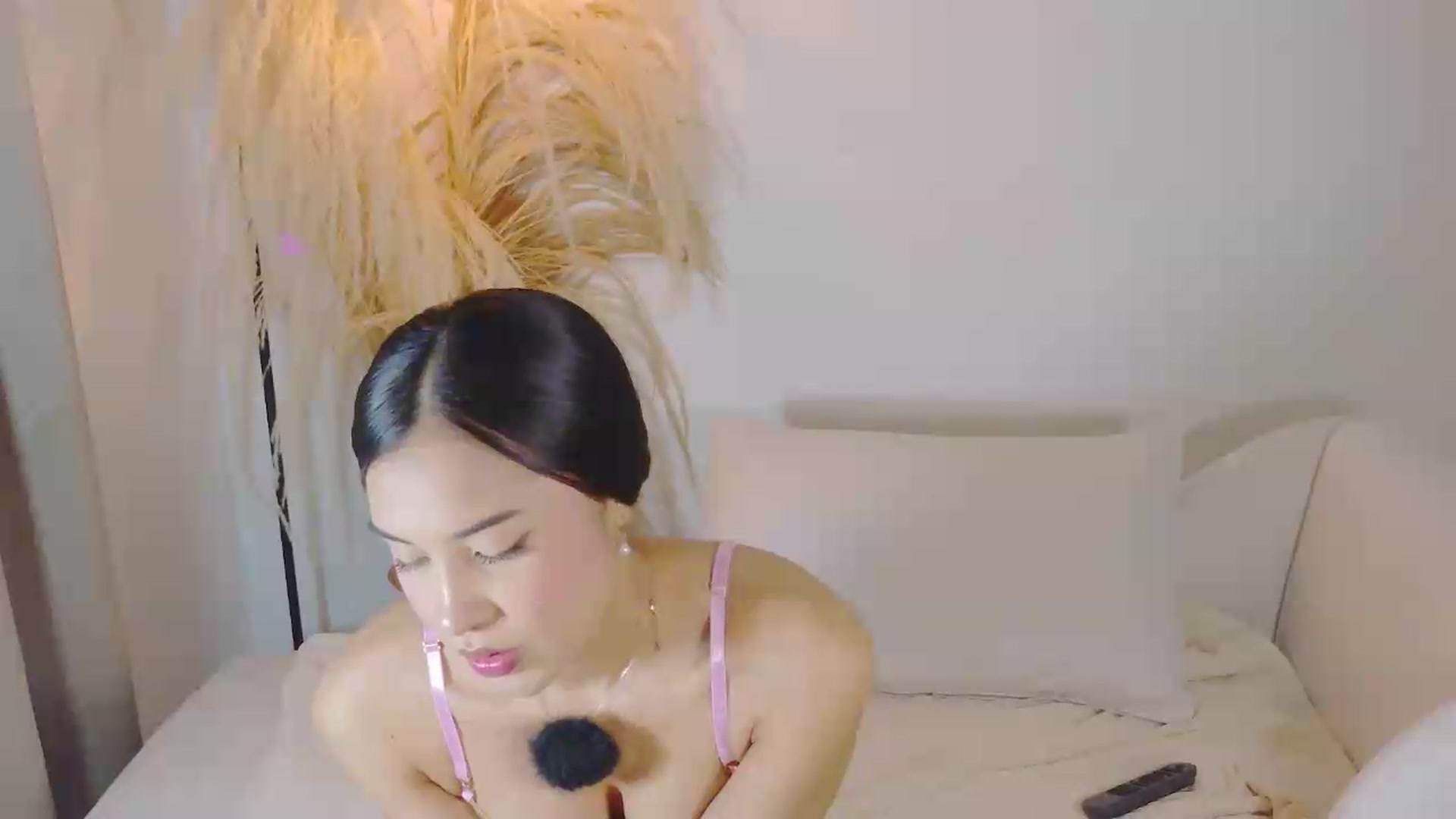 Gallery image thumbnail from Arielle_1's myfreecams stream on, 06/27/2026, 14:32 image 17 of 20