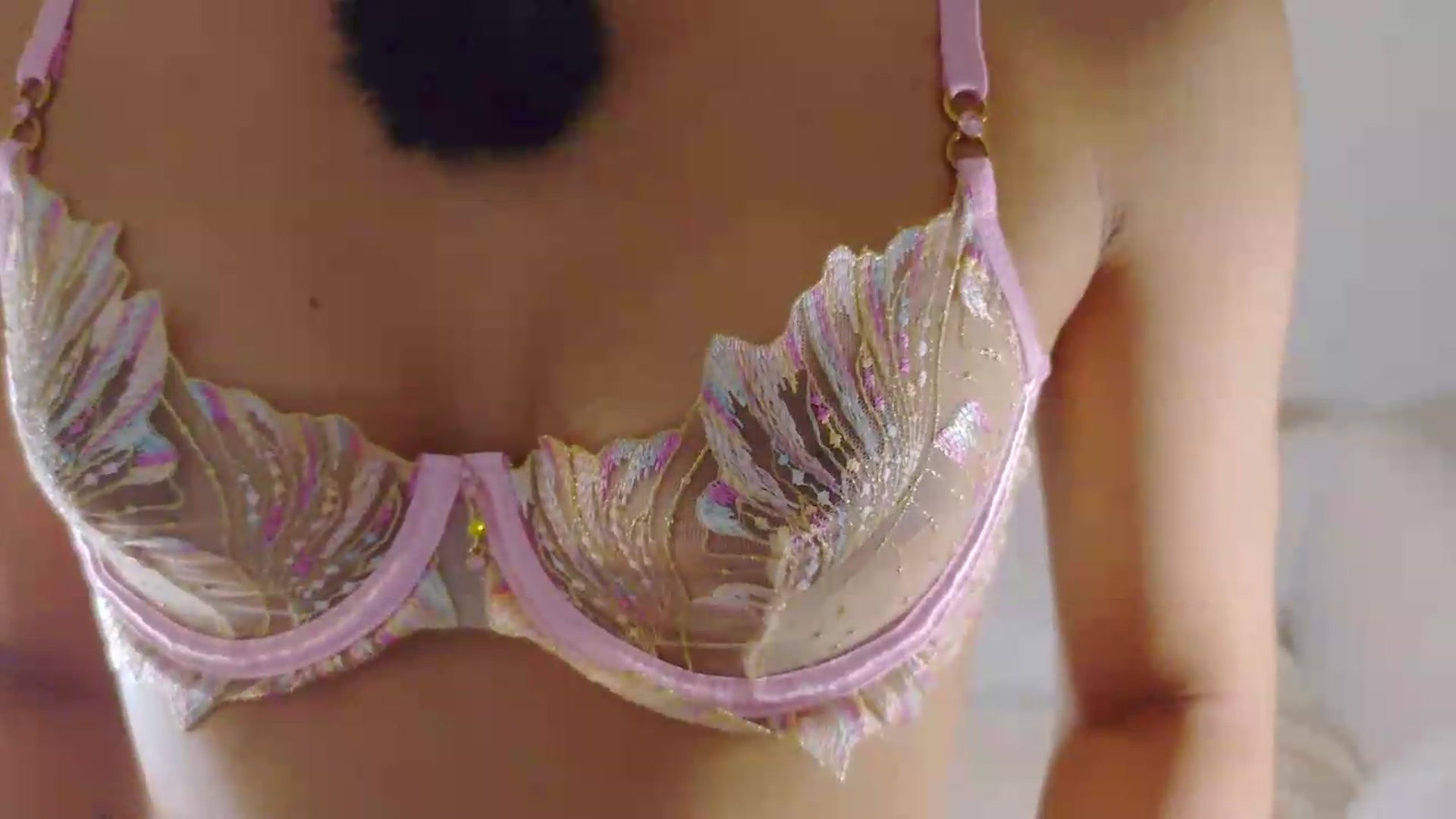 Gallery image thumbnail from Arielle_1's myfreecams stream on, 06/27/2026, 14:32 image 19 of 20