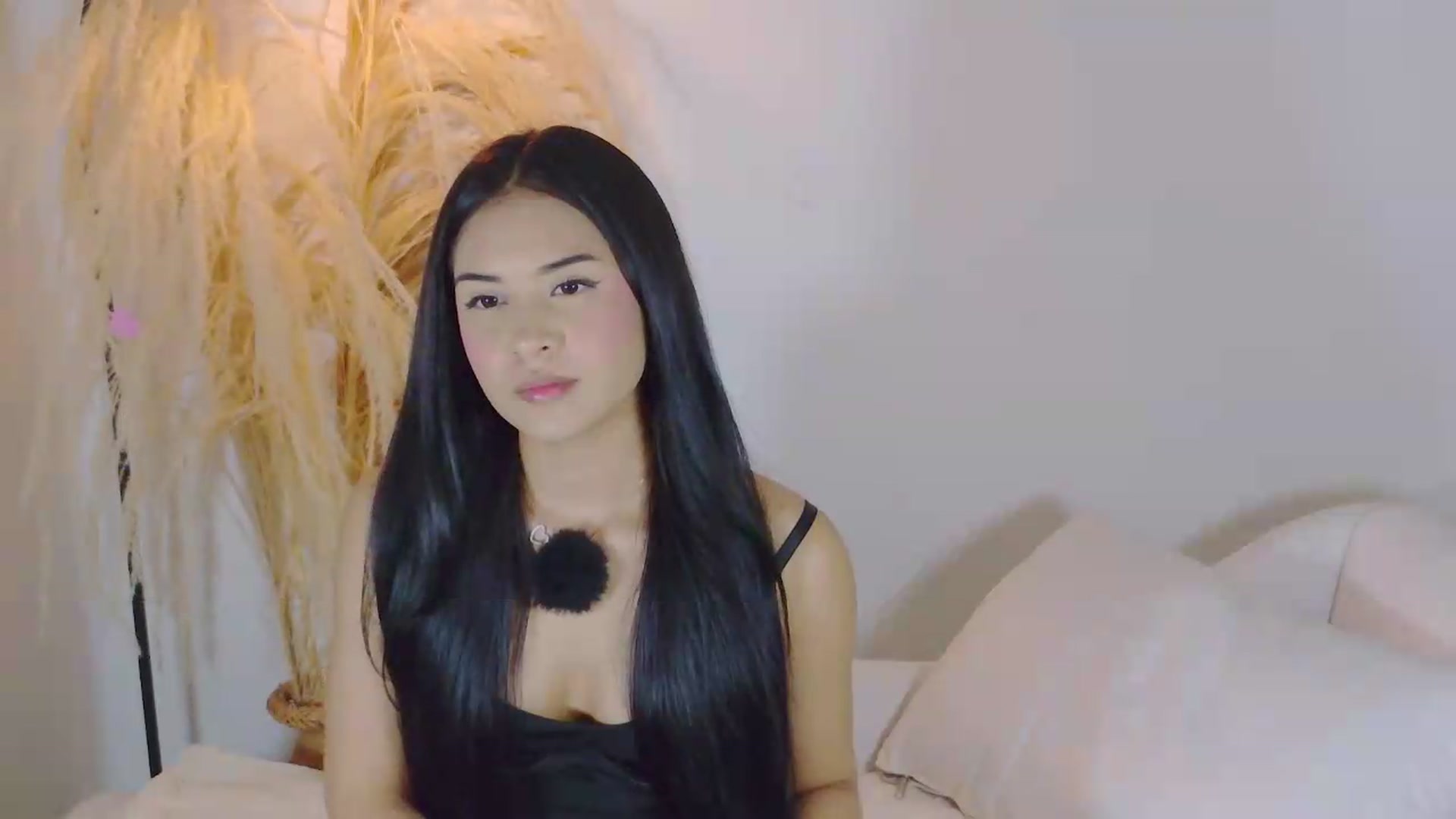 Gallery image thumbnail from Arielle_1's myfreecams stream on, 06/29/2026, 15:00 image 14 of 20