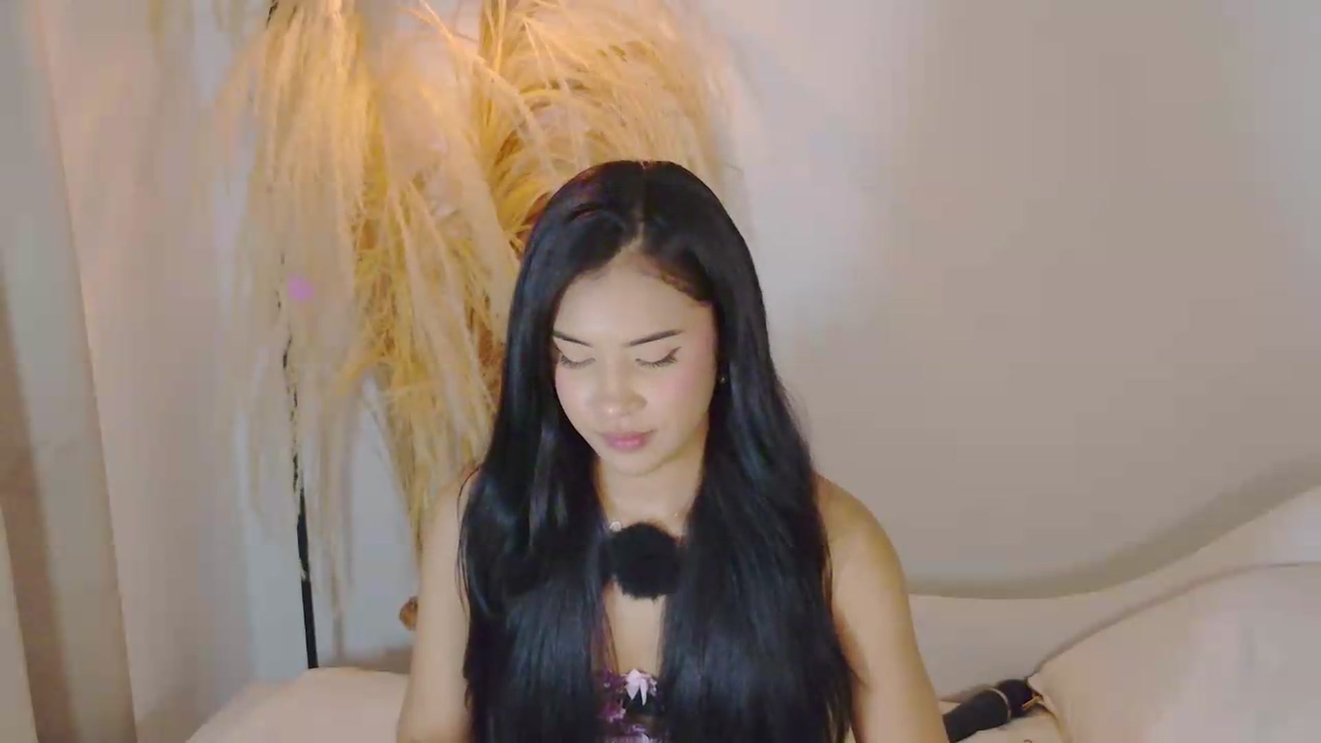 Gallery image thumbnail from Arielle_1's myfreecams stream on, 06/30/2026, 16:07 image 18 of 20