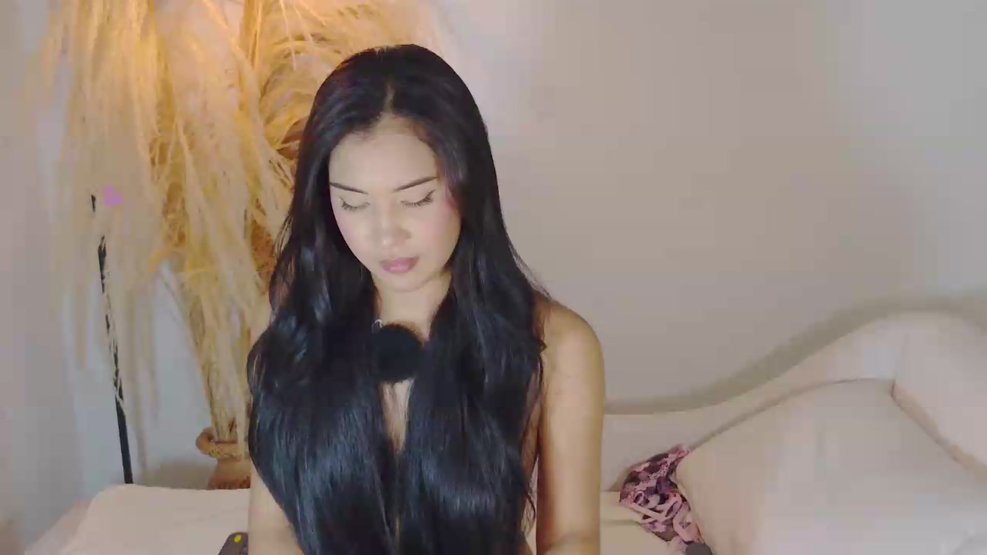 Gallery image thumbnail from Arielle_1's myfreecams stream on, 06/30/2026, 16:07 image 13 of 20
