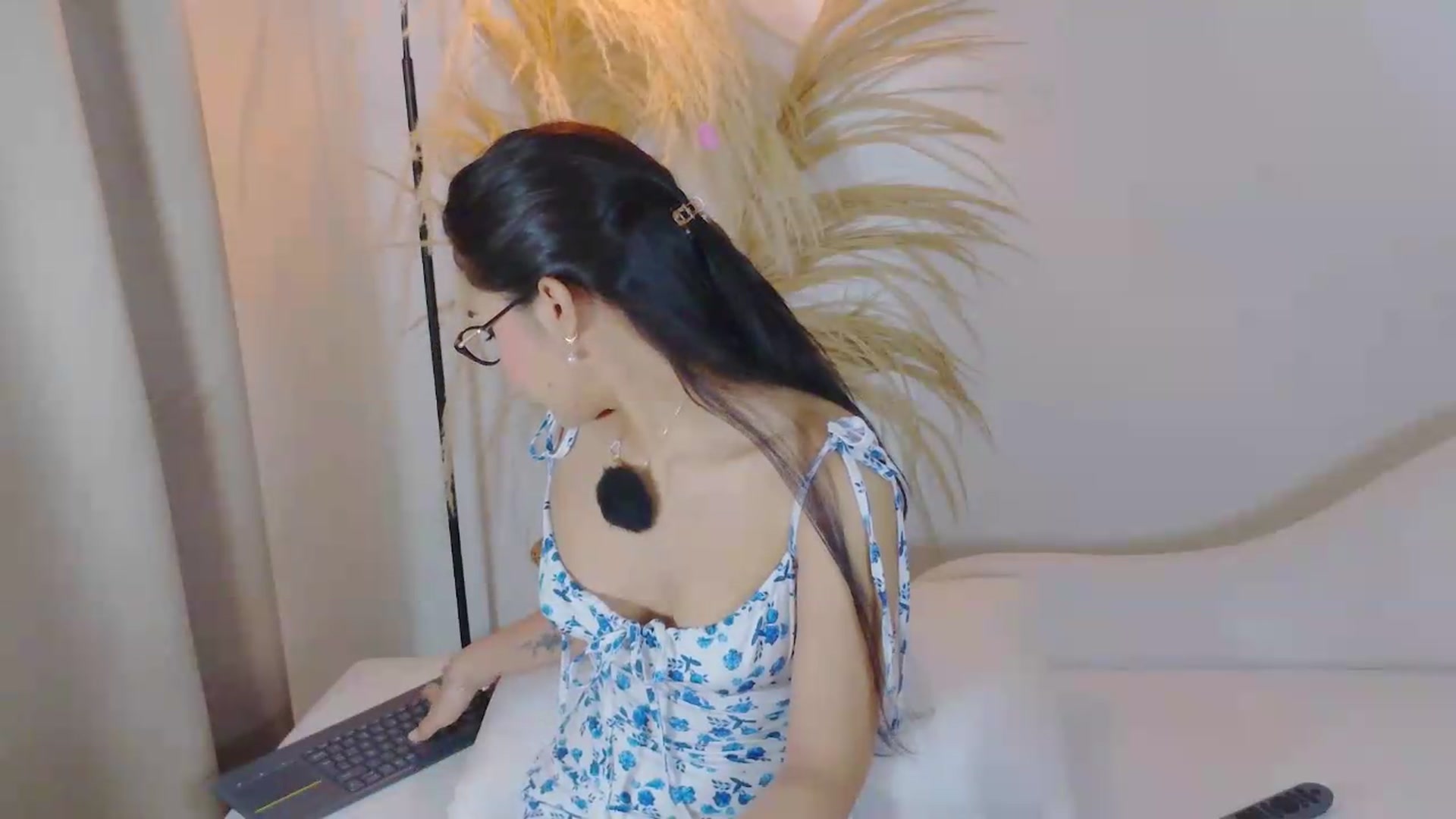 Gallery image thumbnail from Arielle_1's myfreecams stream on, 08/07/2026, 14:27 image 2 of 20