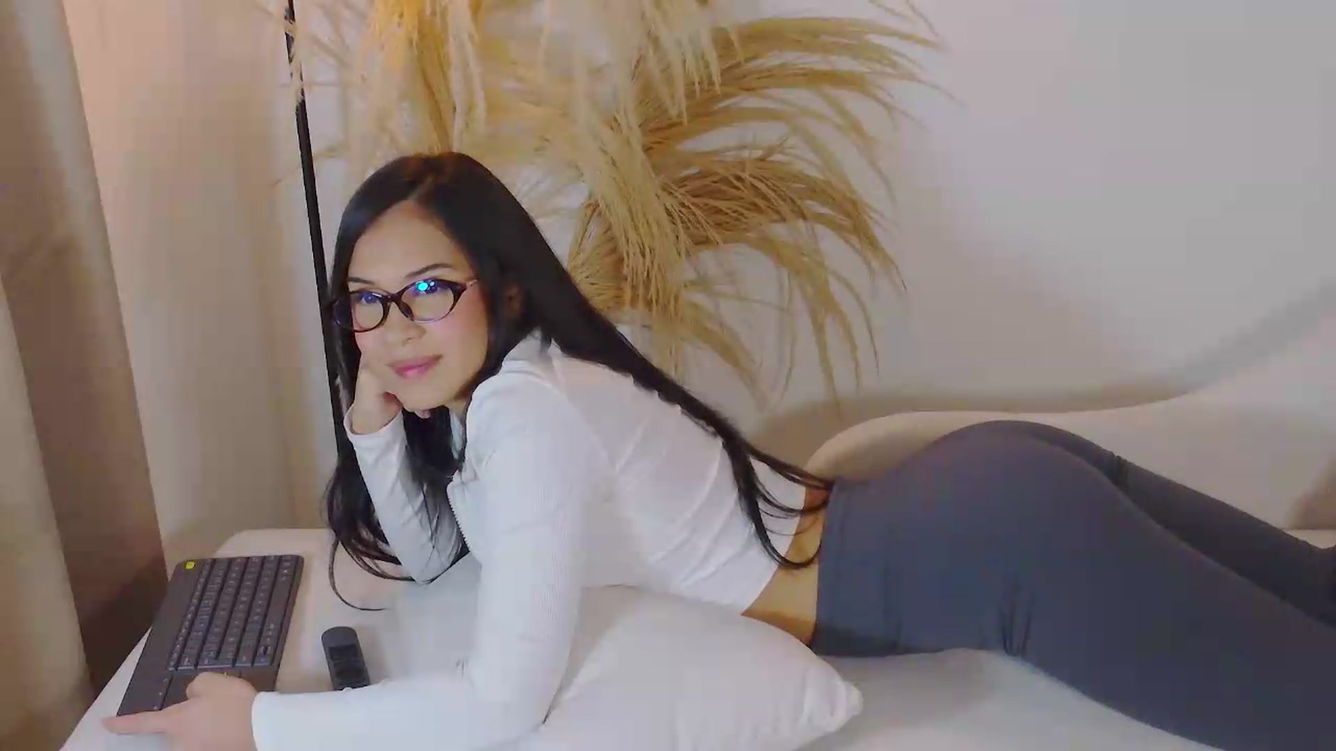 Gallery image thumbnail from Arielle_1's myfreecams stream on, 08/09/2026, 15:19 image 6 of 20
