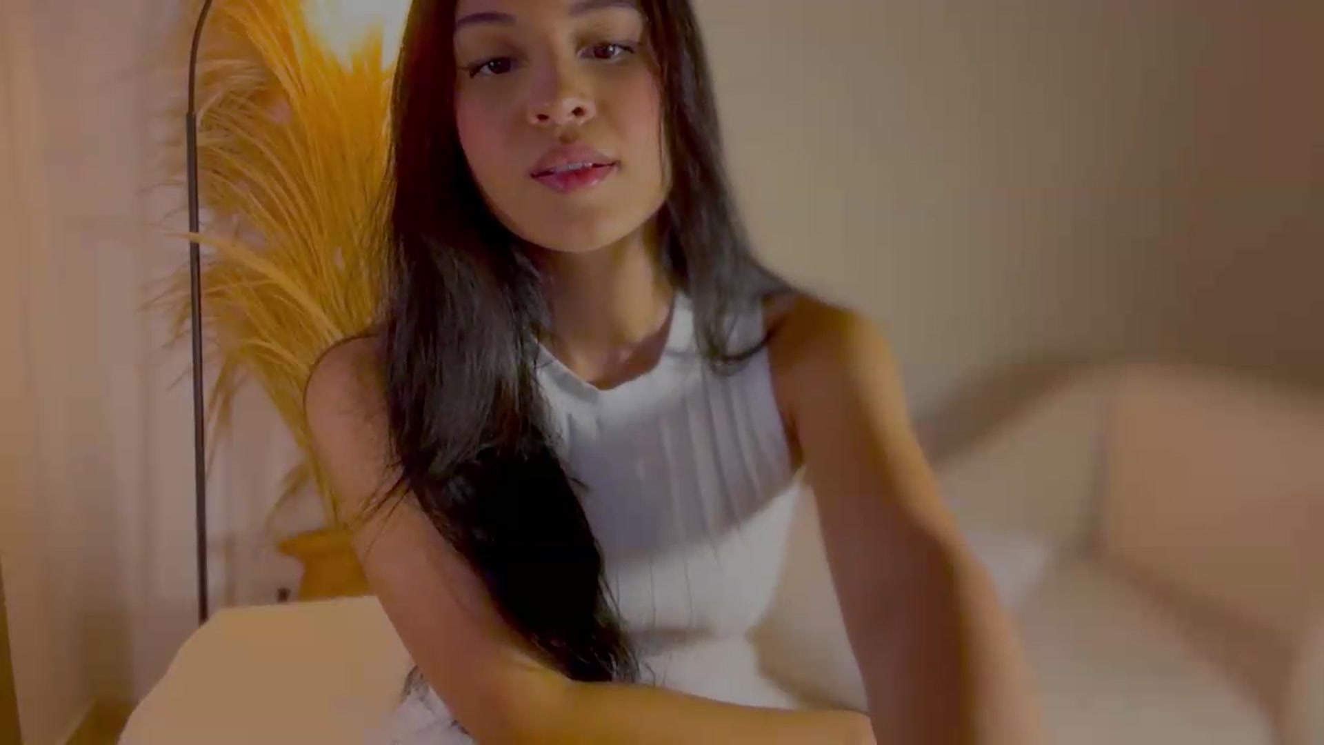 Gallery image thumbnail from Arielle_1's myfreecams stream on, 08/20/2026, 13:23 image 18 of 20