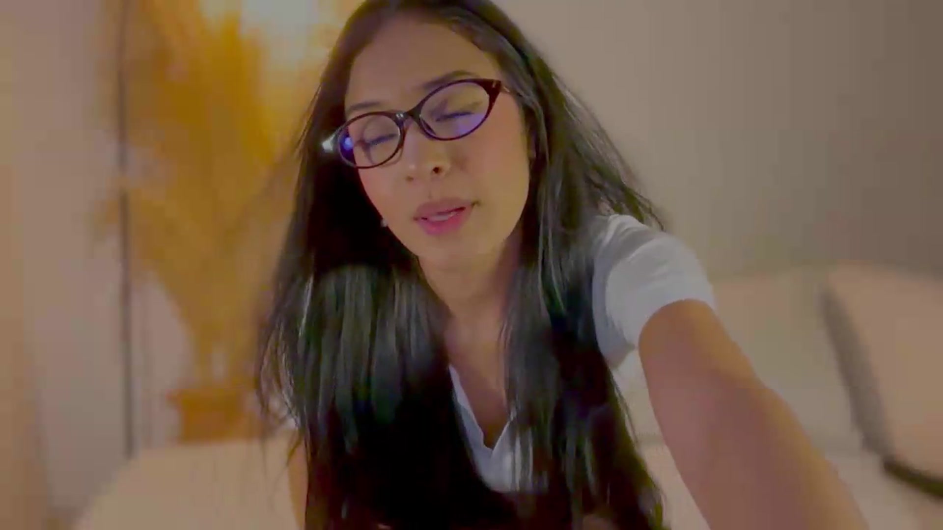 Gallery image thumbnail from Arielle_1's myfreecams stream on, 08/23/2026, 16:46 image 13 of 20