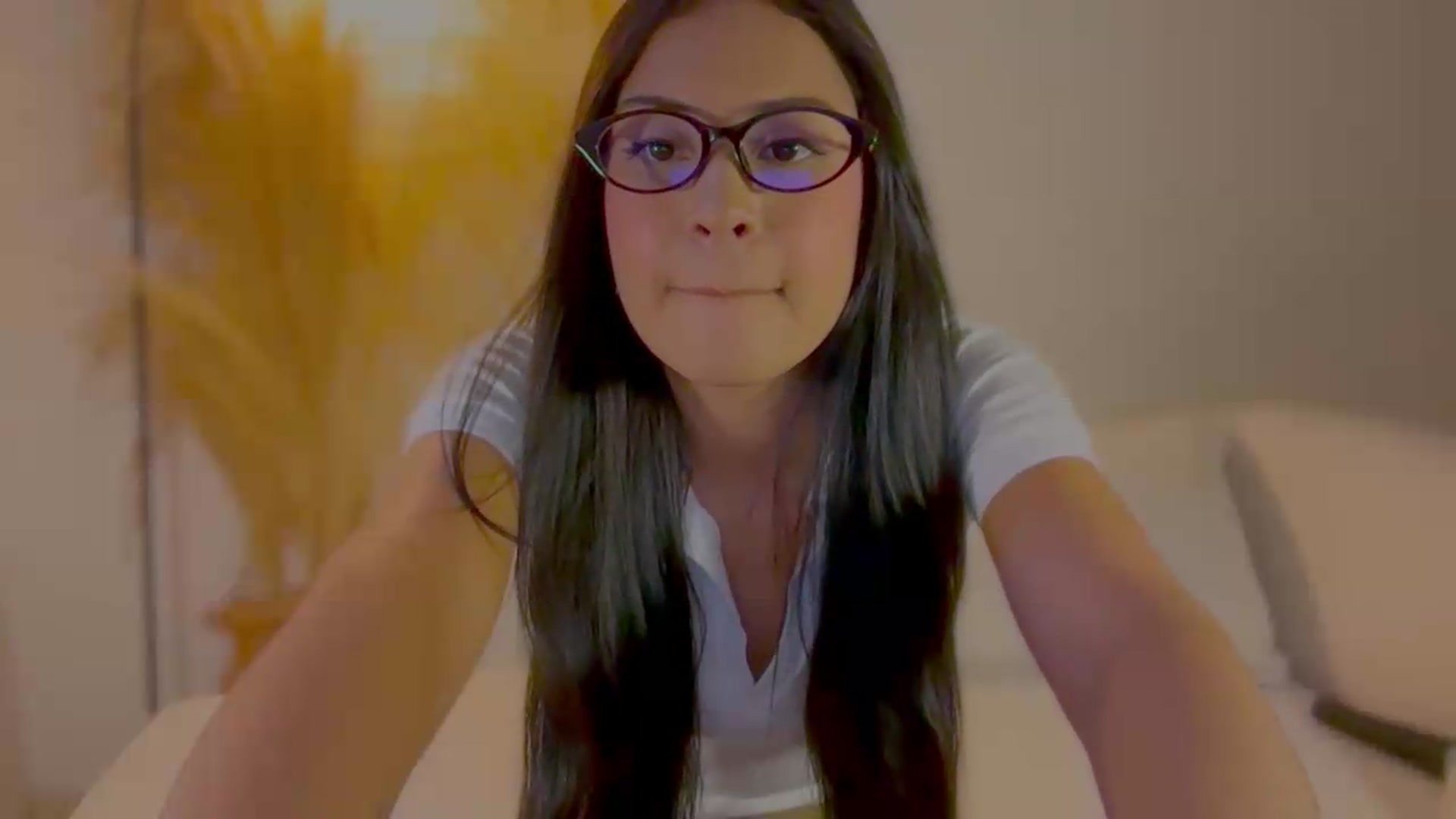 Gallery image thumbnail from Arielle_1's myfreecams stream on, 08/23/2026, 16:46 image 8 of 20