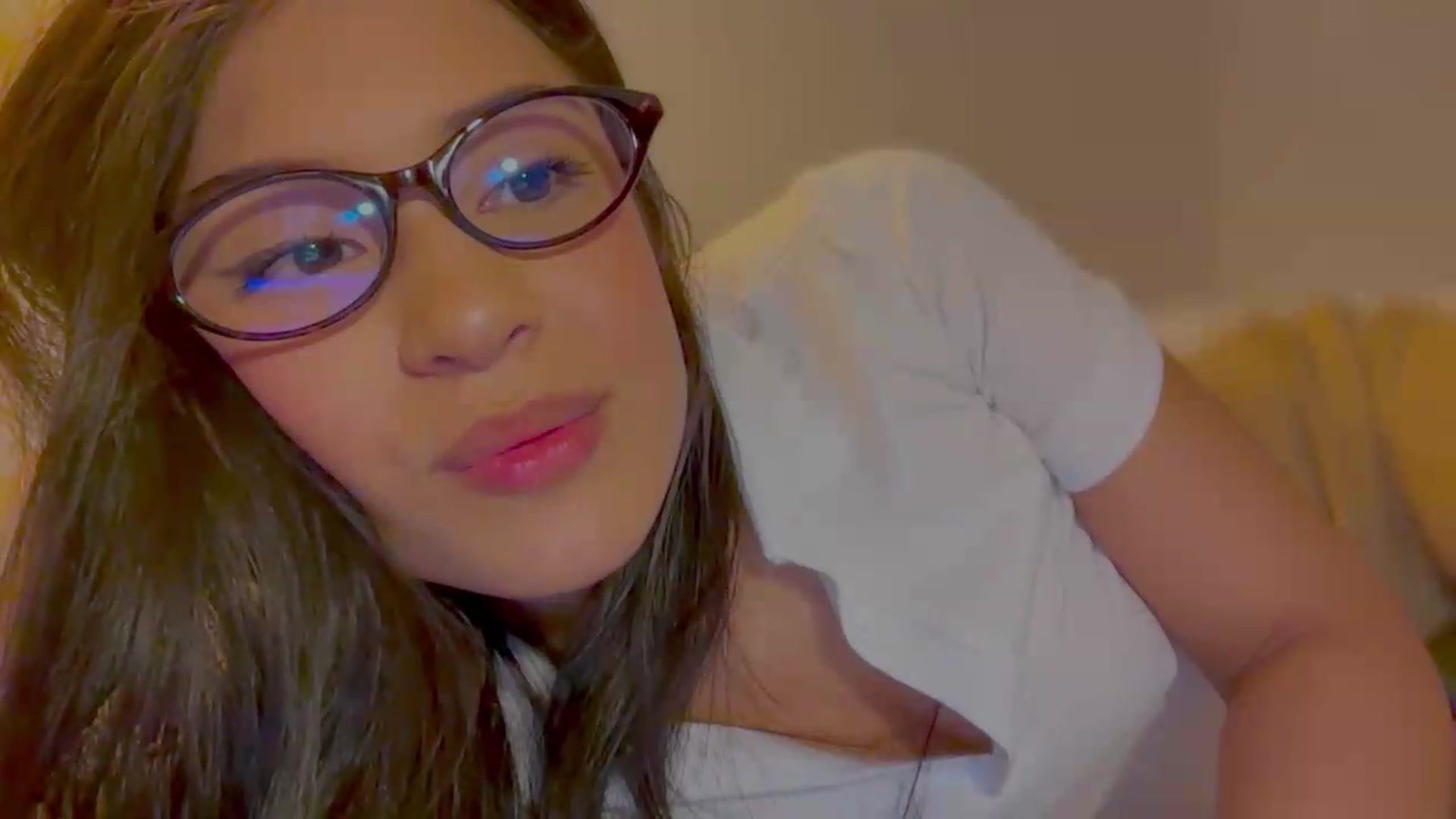 Gallery image thumbnail from Arielle_1's myfreecams stream on, 08/23/2026, 16:46 image 20 of 20