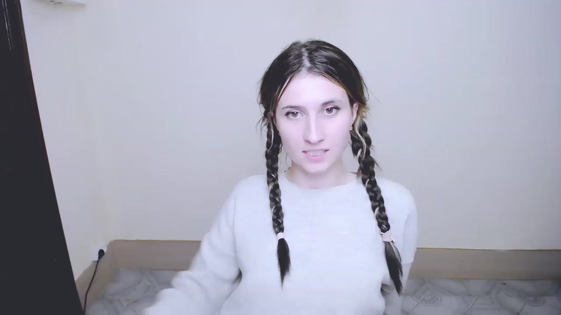 Gallery image thumbnail from ArinaLov_'s myfreecams stream on, 11/17/2022, 13:34 image 20 of 20