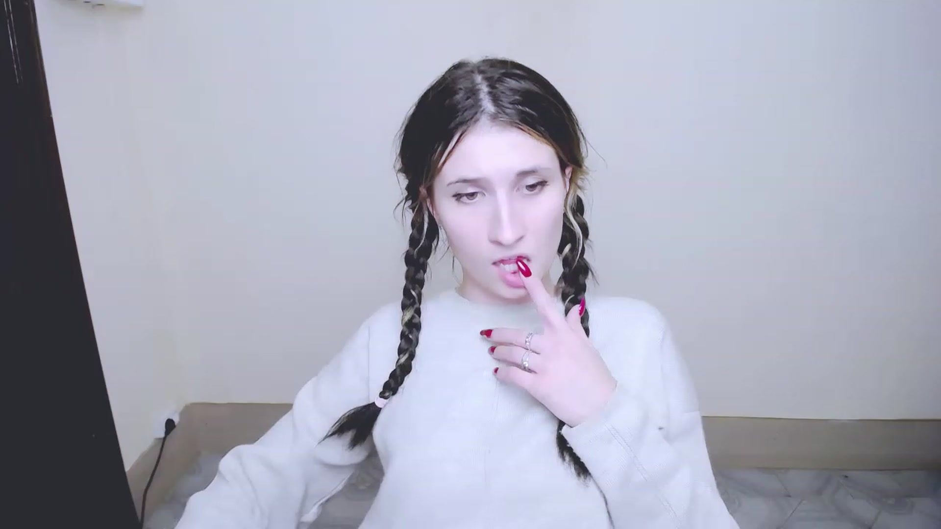 Gallery image thumbnail from ArinaLov_'s myfreecams stream on, 11/17/2022, 13:34 image 17 of 20