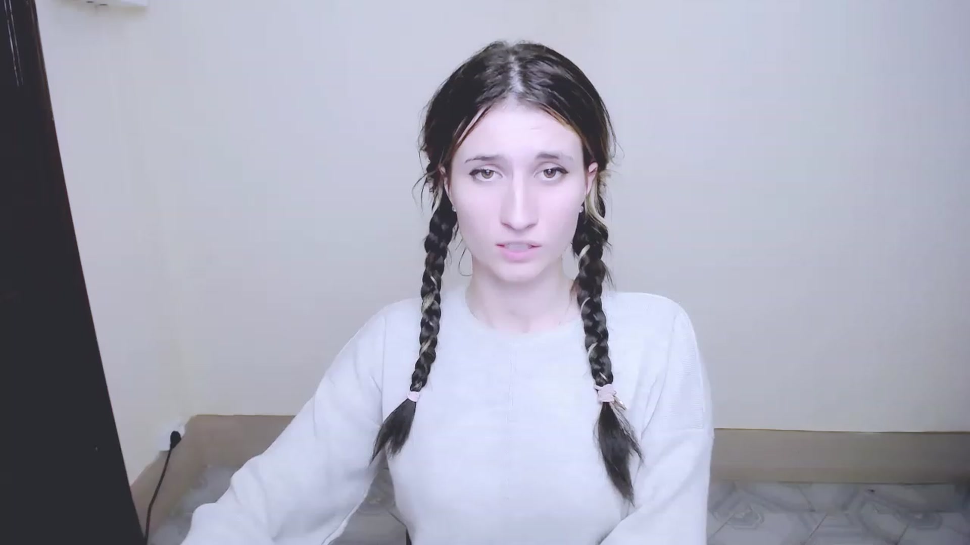 Gallery image thumbnail from ArinaLov_'s myfreecams stream on, 11/17/2022, 13:34 image 2 of 20