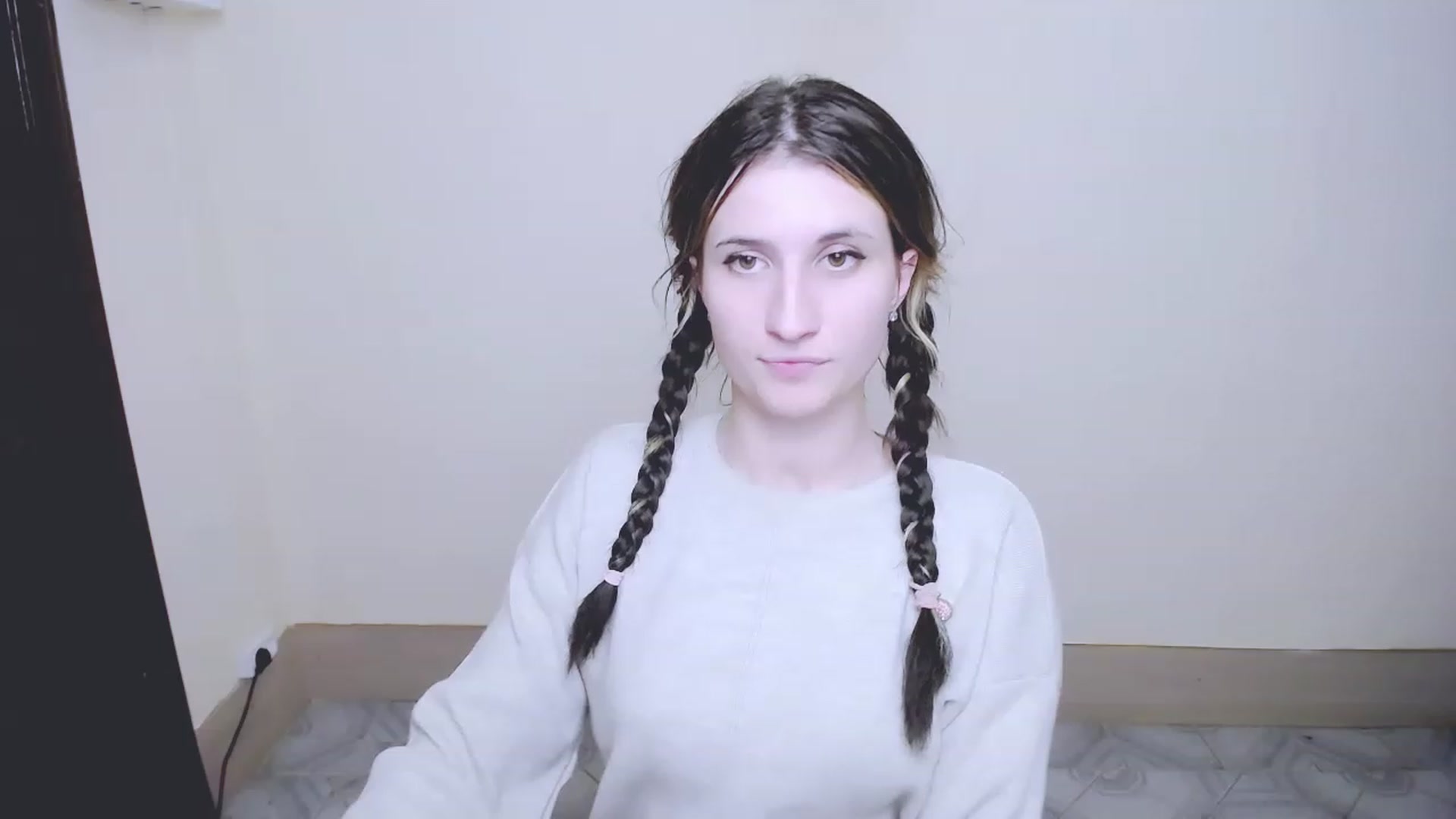 Gallery image thumbnail from ArinaLov_'s myfreecams stream on, 11/17/2022, 13:34 image 5 of 20