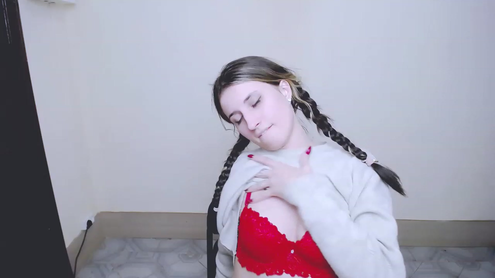 Gallery image thumbnail from ArinaLov_'s myfreecams stream on, 11/17/2022, 13:34 image 7 of 20