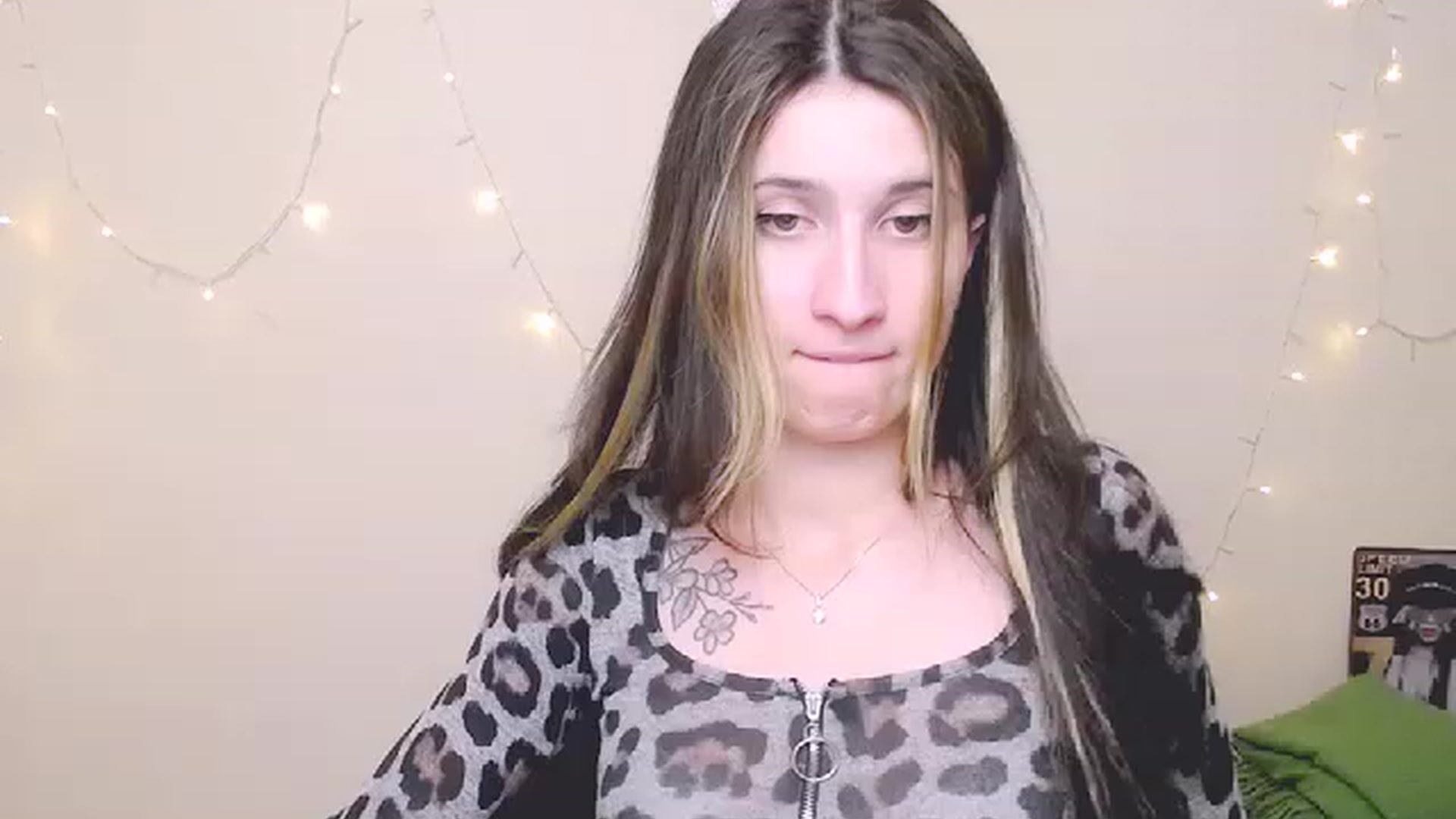 Gallery image thumbnail from ArinaLov_'s myfreecams stream on, 11/18/2022, 12:38 image 5 of 20