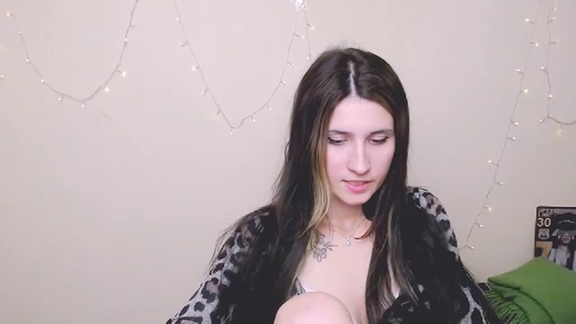 Gallery image thumbnail from ArinaLov_'s myfreecams stream on, 11/18/2022, 13:36 image 20 of 20