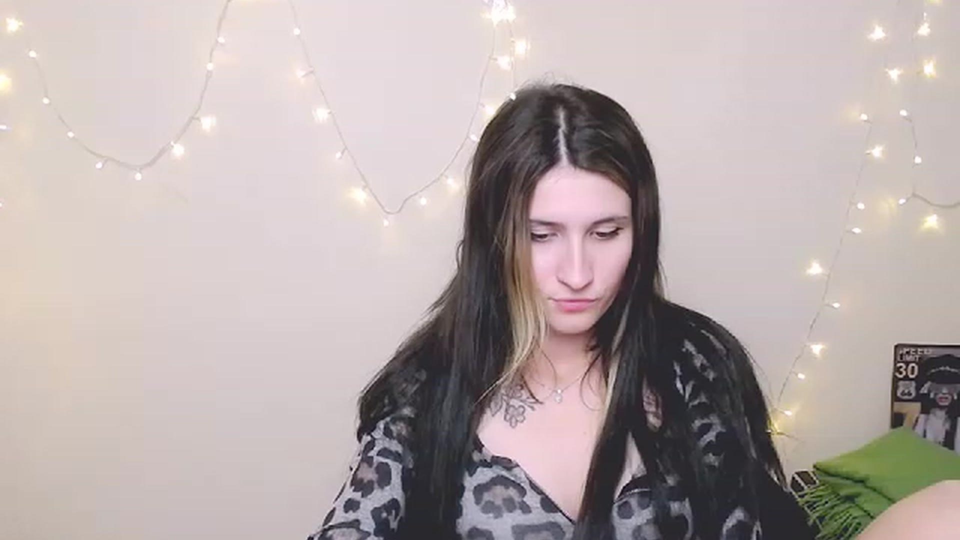 Gallery image thumbnail from ArinaLov_'s myfreecams stream on, 11/18/2022, 13:36 image 7 of 20