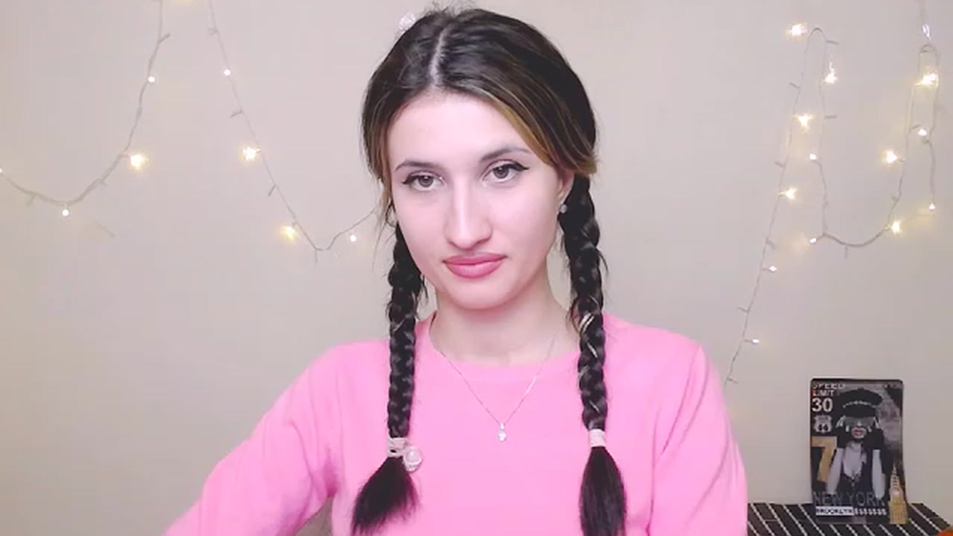 Gallery image thumbnail from ArinaLov_'s myfreecams stream on, 11/19/2022, 09:33 image 10 of 20