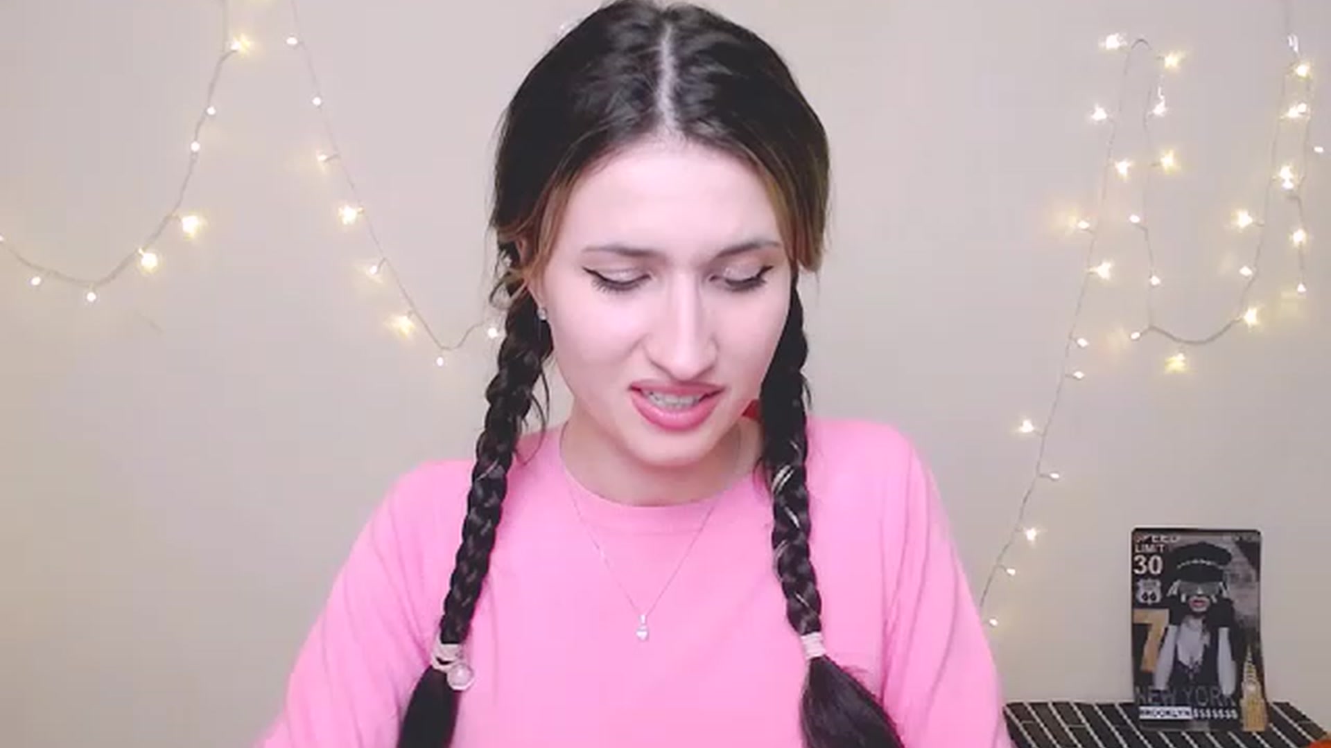 Gallery image thumbnail from ArinaLov_'s myfreecams stream on, 11/19/2022, 09:33 image 16 of 20