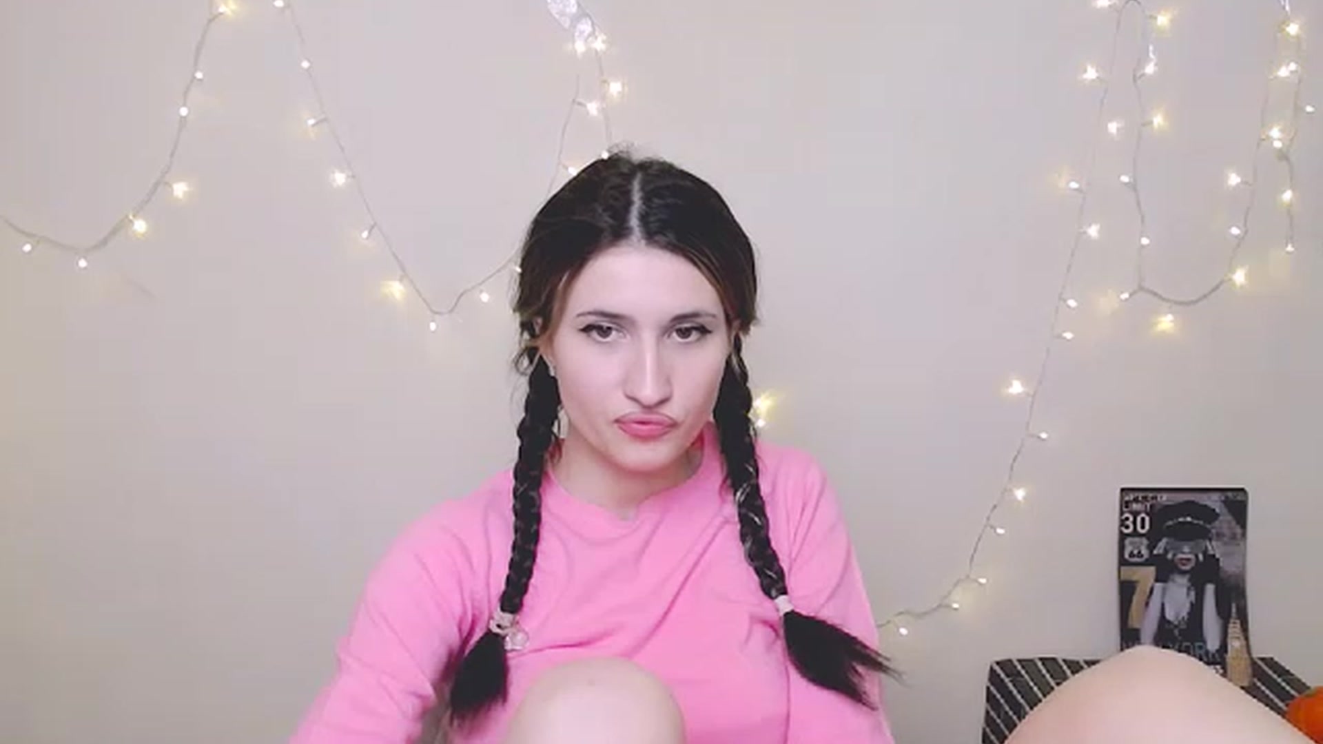 Gallery image thumbnail from ArinaLov_'s myfreecams stream on, 11/19/2022, 10:16 image 19 of 20