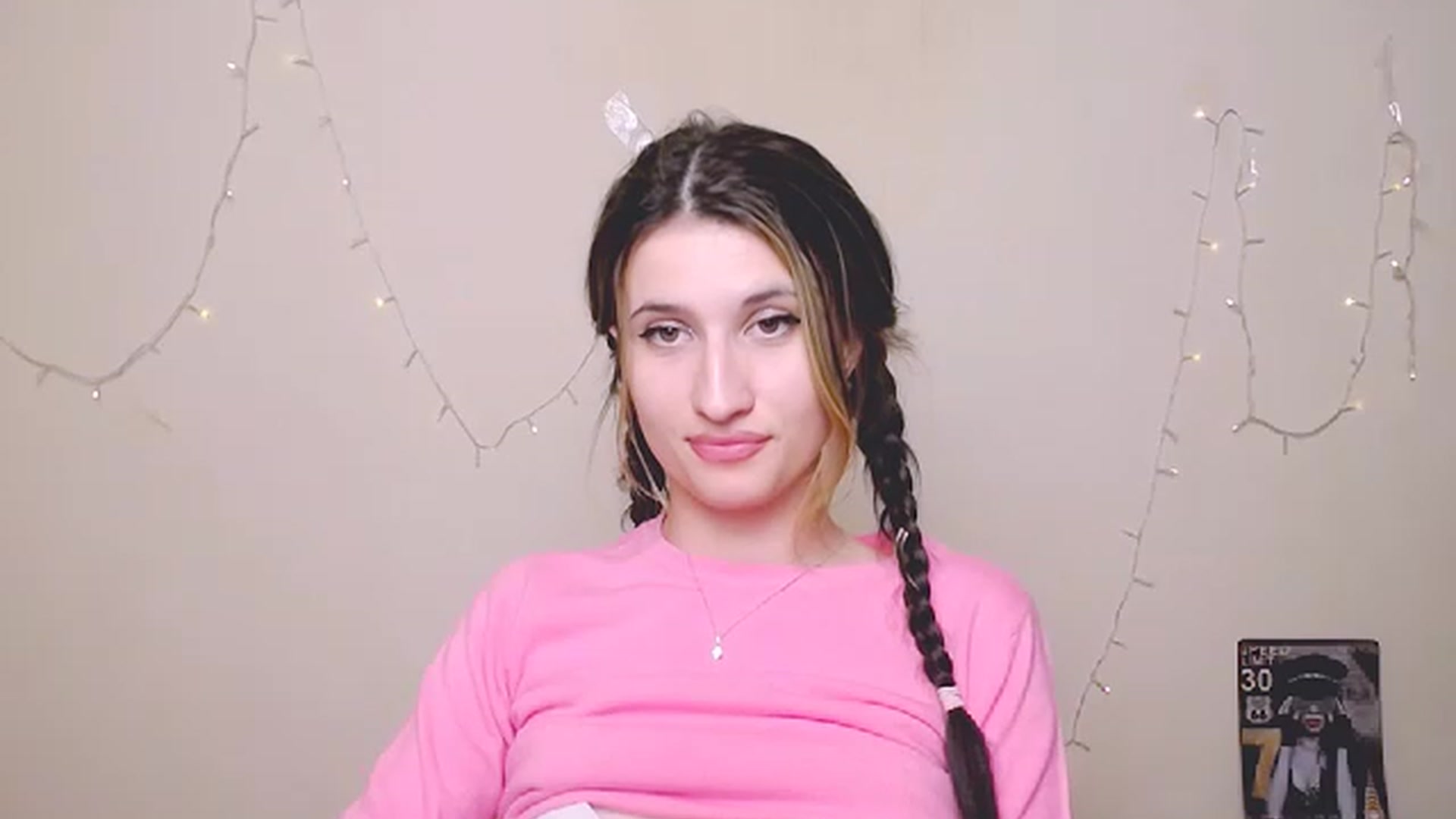Gallery image thumbnail from ArinaLov_'s myfreecams stream on, 11/19/2022, 13:44 image 18 of 20