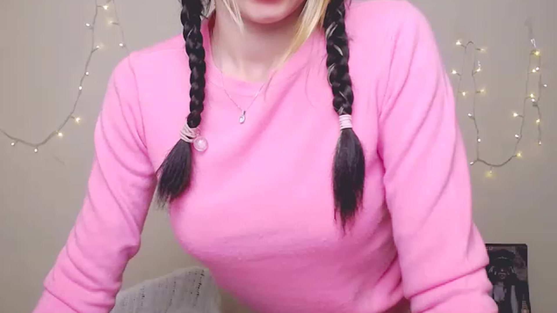 Gallery image thumbnail from ArinaLov_'s myfreecams stream on, 11/19/2022, 13:44 image 1 of 20