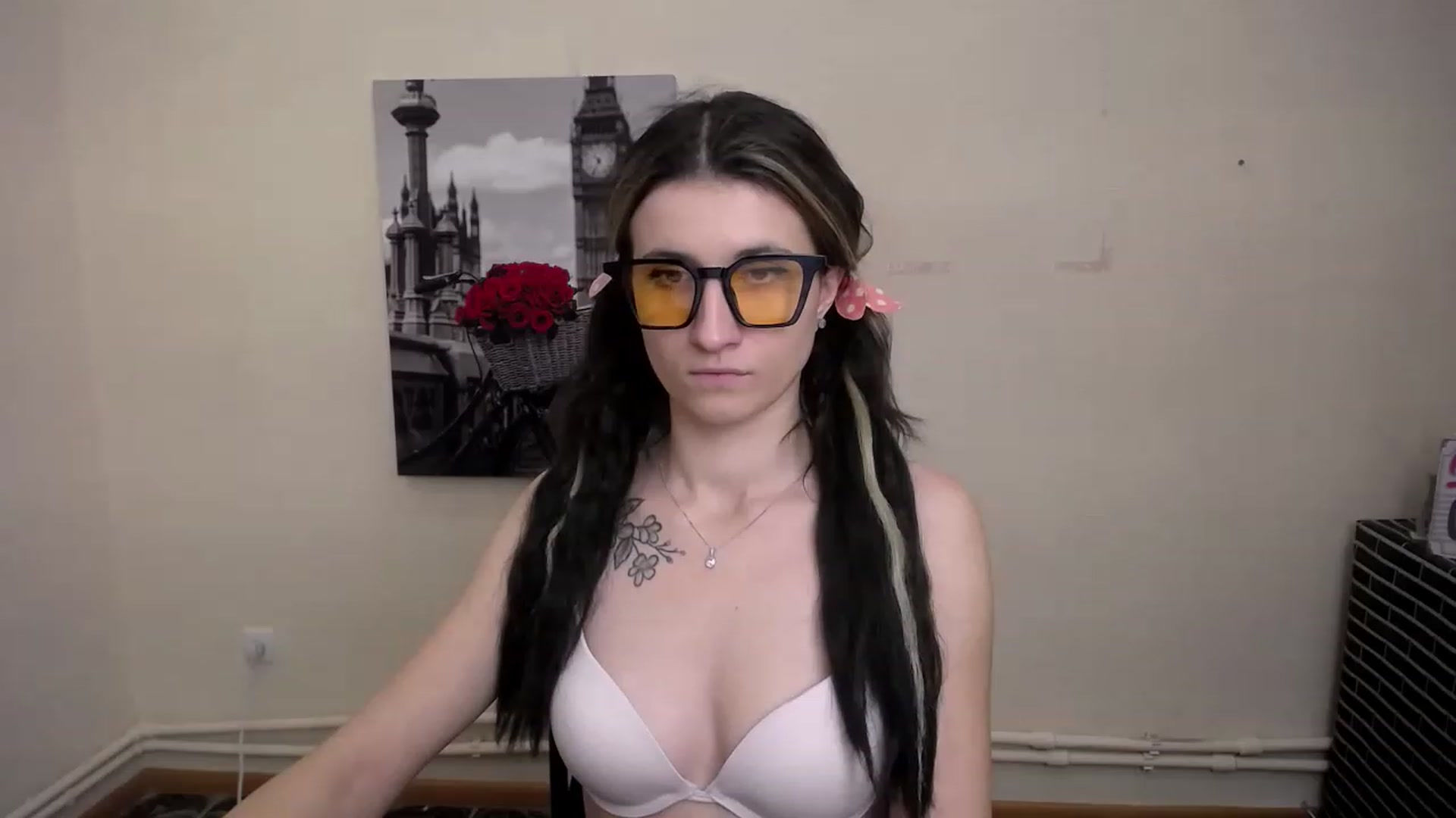 Gallery image thumbnail from ArinaLov_'s myfreecams stream on, 11/21/2022, 10:00 image 7 of 20